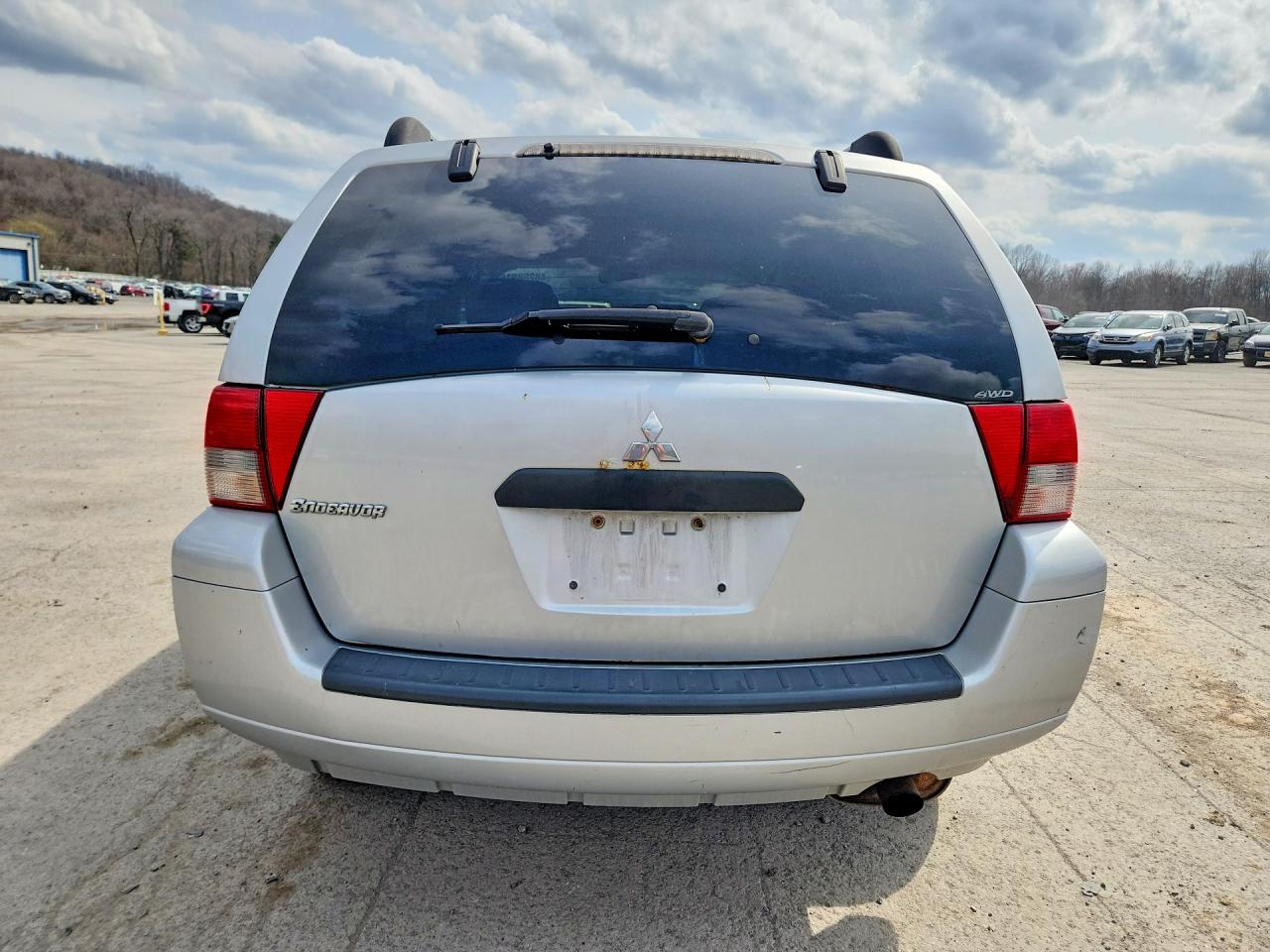 2007 Mitsubishi Endeavor Ls Серебряный vin: 4A4MN21S57E049926