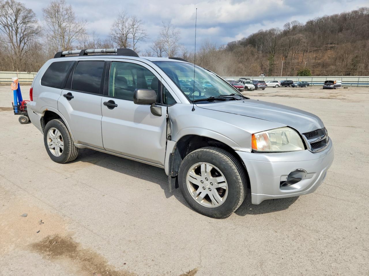 2007 Mitsubishi Endeavor Ls Серебряный vin: 4A4MN21S57E049926