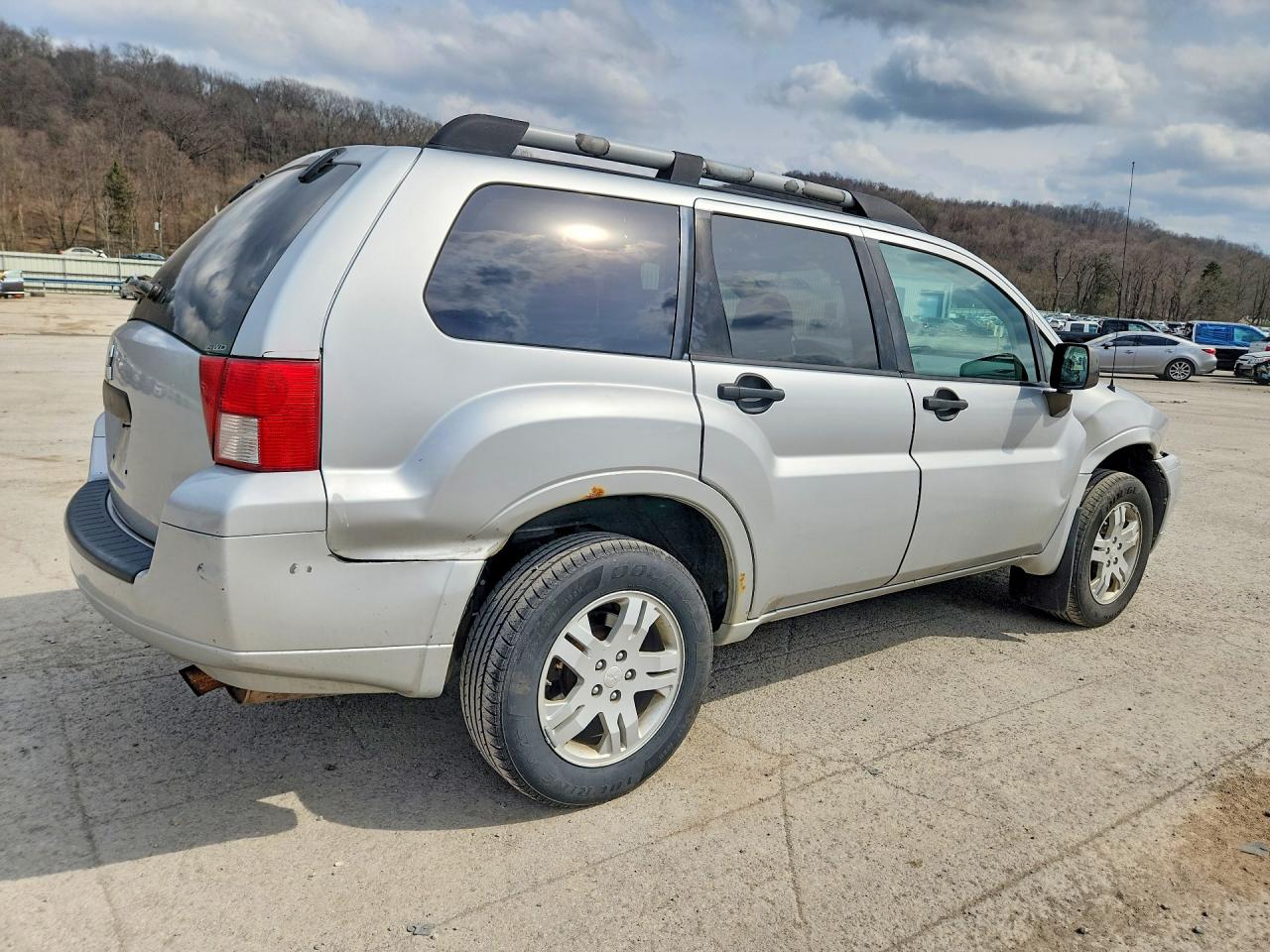 2007 Mitsubishi Endeavor Ls Серебряный vin: 4A4MN21S57E049926