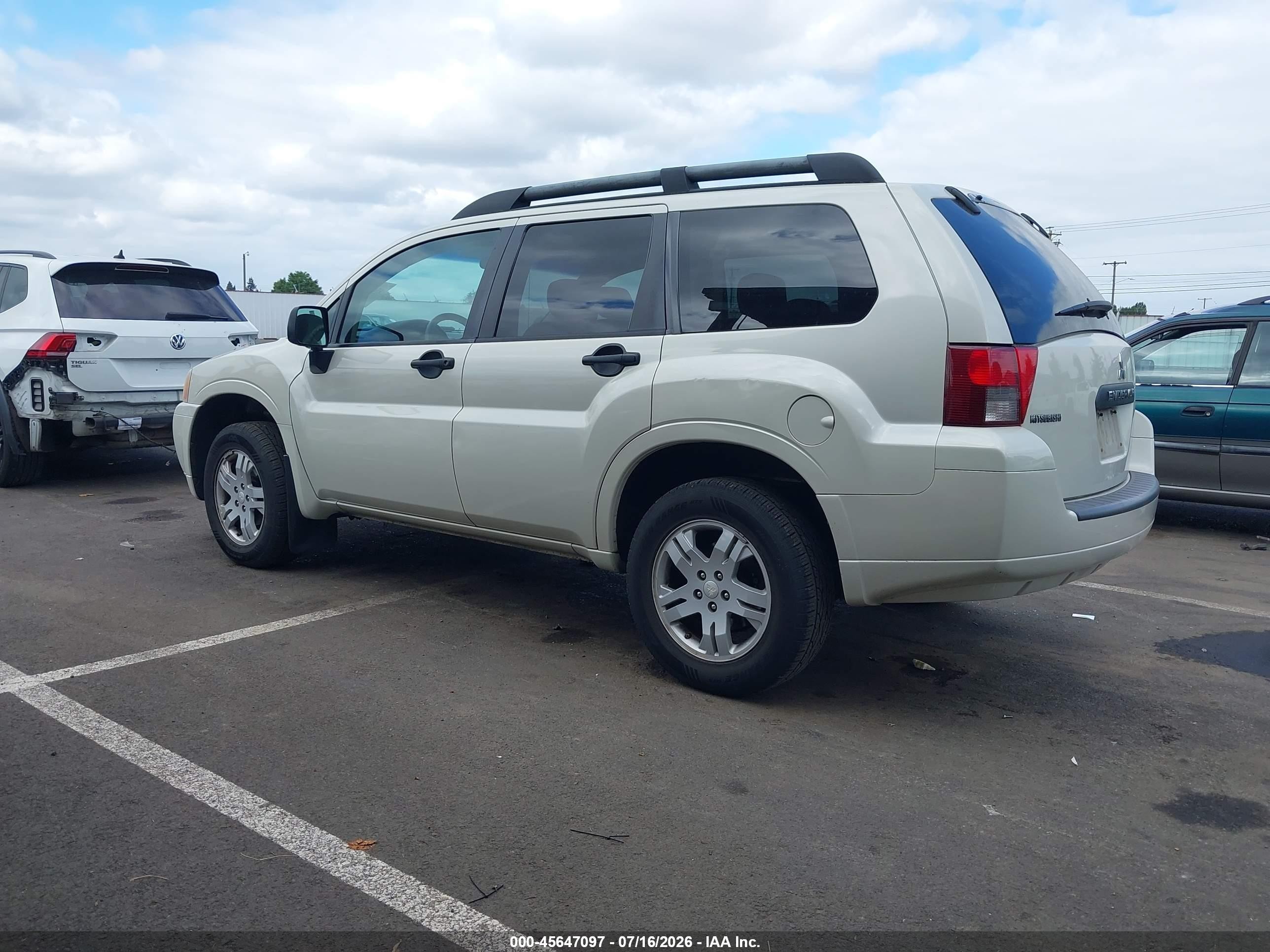 2008 Mitsubishi Endeavor Ls White vin: 4A4MN21S58E044310
