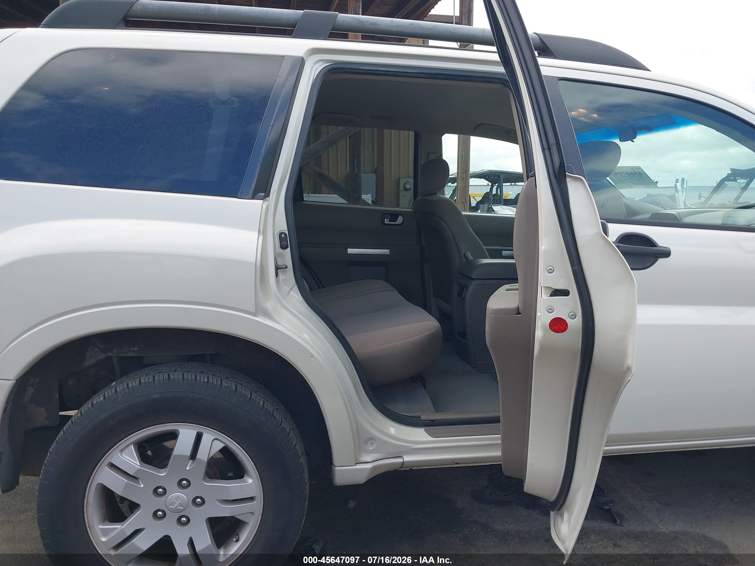 2008 Mitsubishi Endeavor Ls White vin: 4A4MN21S58E044310