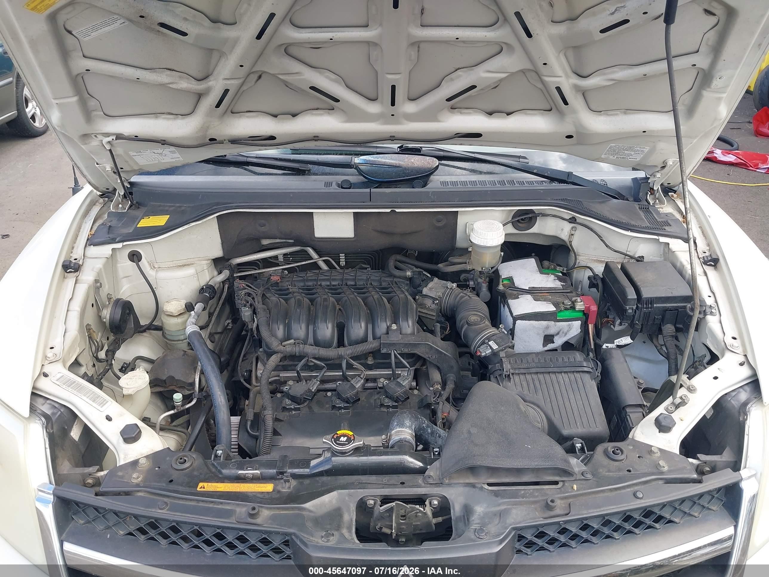2008 Mitsubishi Endeavor Ls White vin: 4A4MN21S58E044310