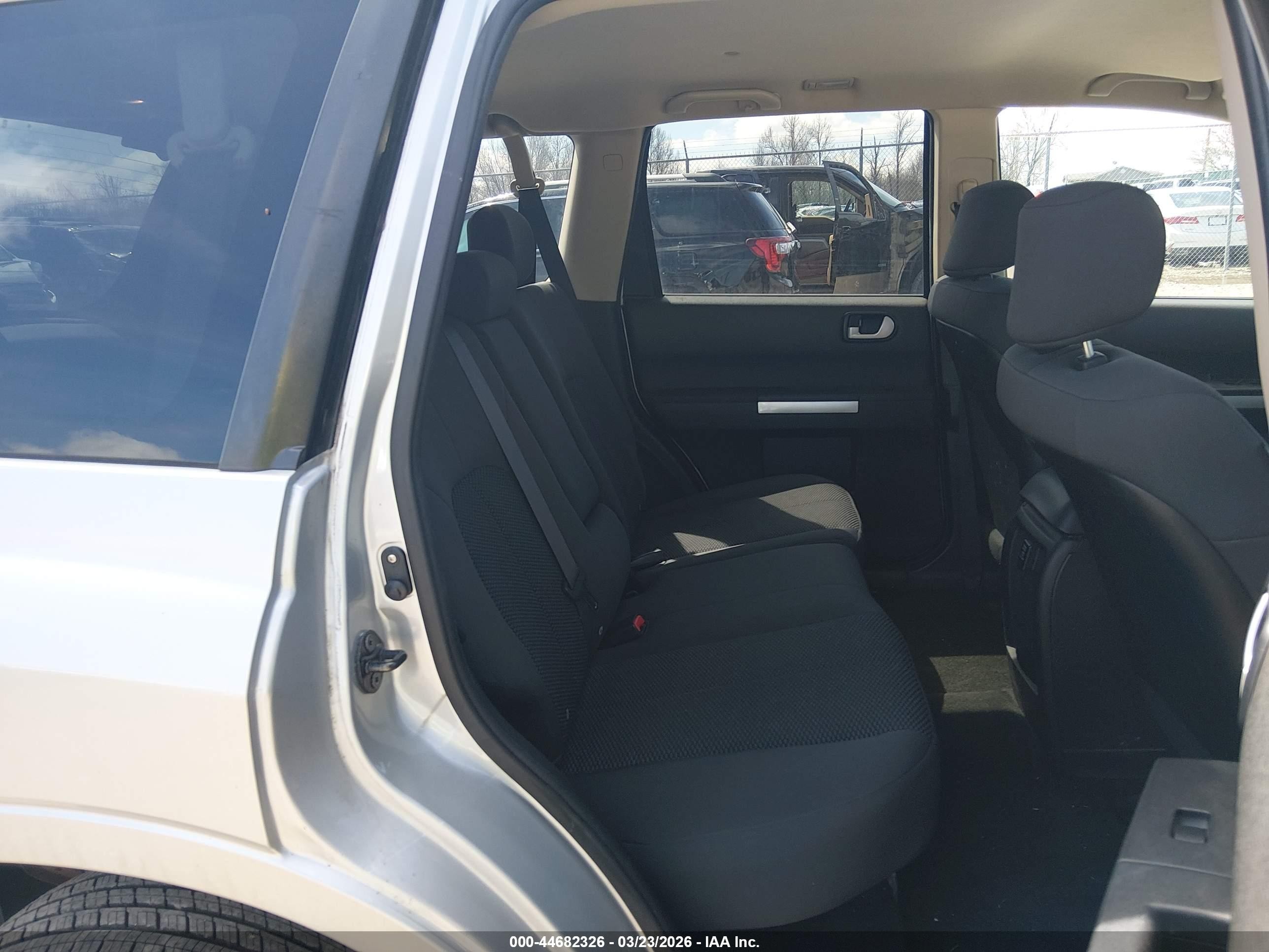 2007 Mitsubishi Endeavor Ls Silver vin: 4A4MN21S67E071952