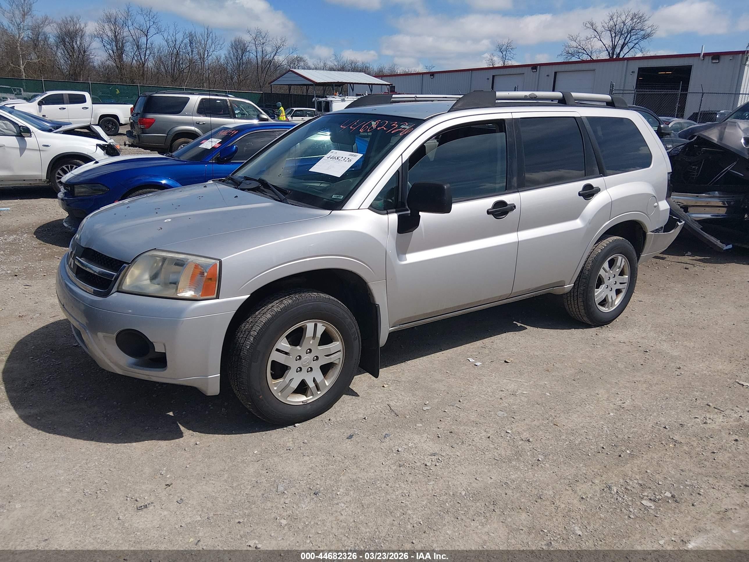 2007 Mitsubishi Endeavor Ls Silver vin: 4A4MN21S67E071952