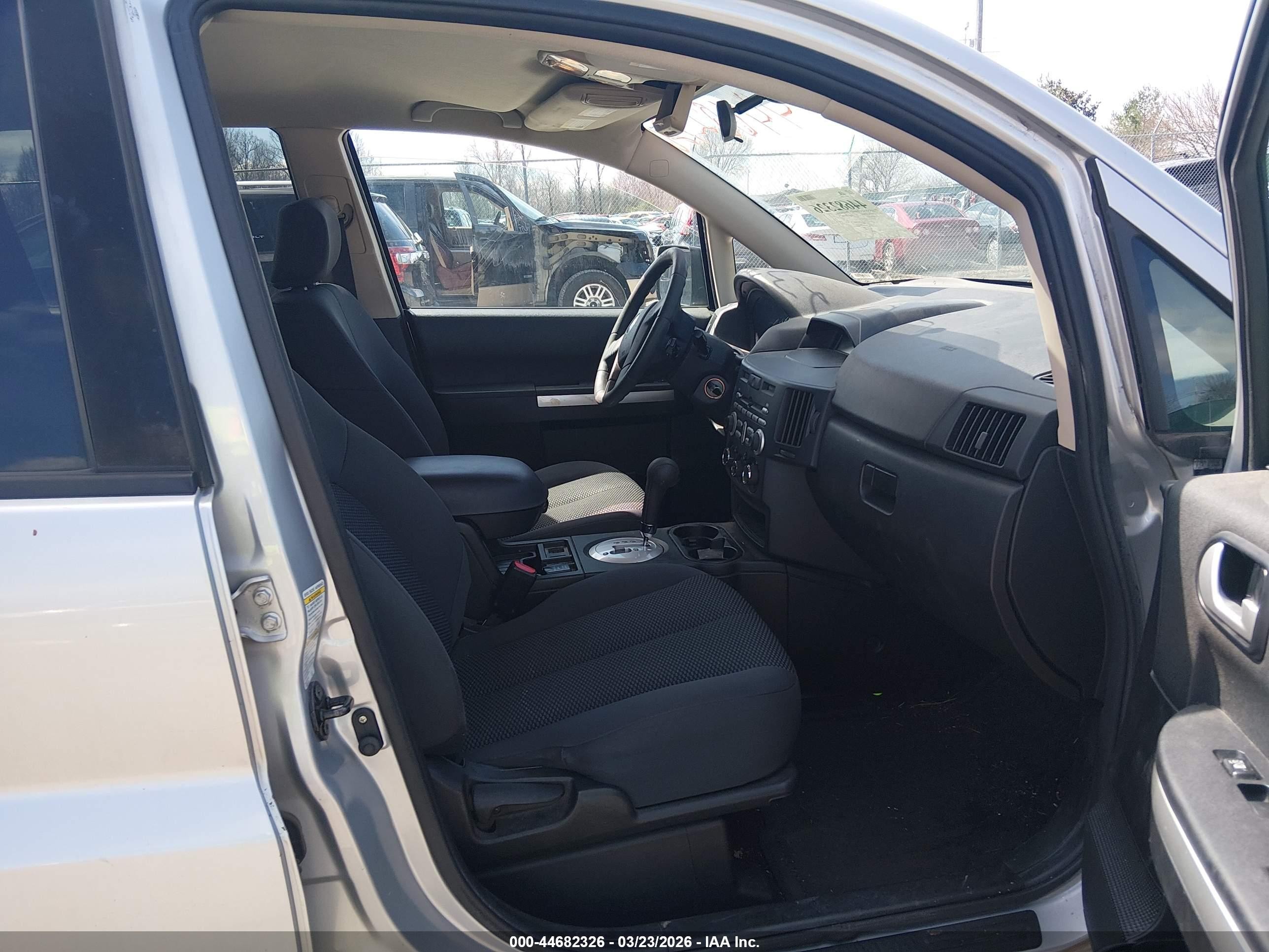 2007 Mitsubishi Endeavor Ls Silver vin: 4A4MN21S67E071952