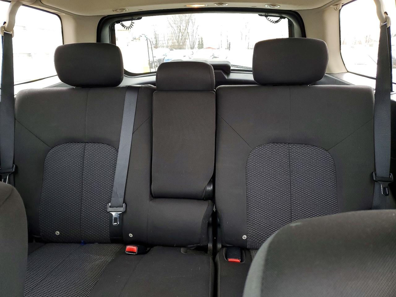 2008 Mitsubishi Endeavor Ls Gray vin: 4A4MN21S68E025667