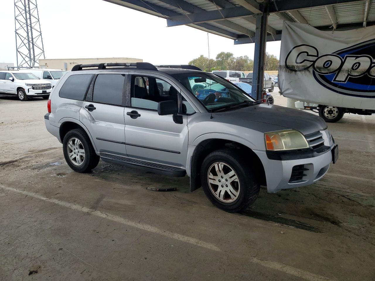 2004 Mitsubishi Endeavor Ls Silver vin: 4A4MN21S74E062172