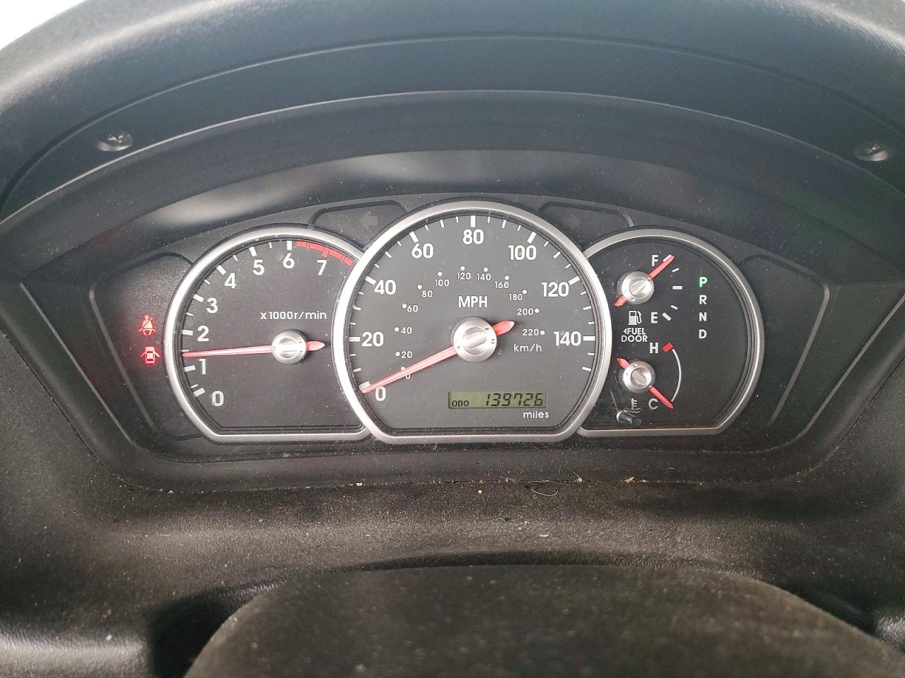 2004 Mitsubishi Endeavor Ls Silver vin: 4A4MN21S74E062172