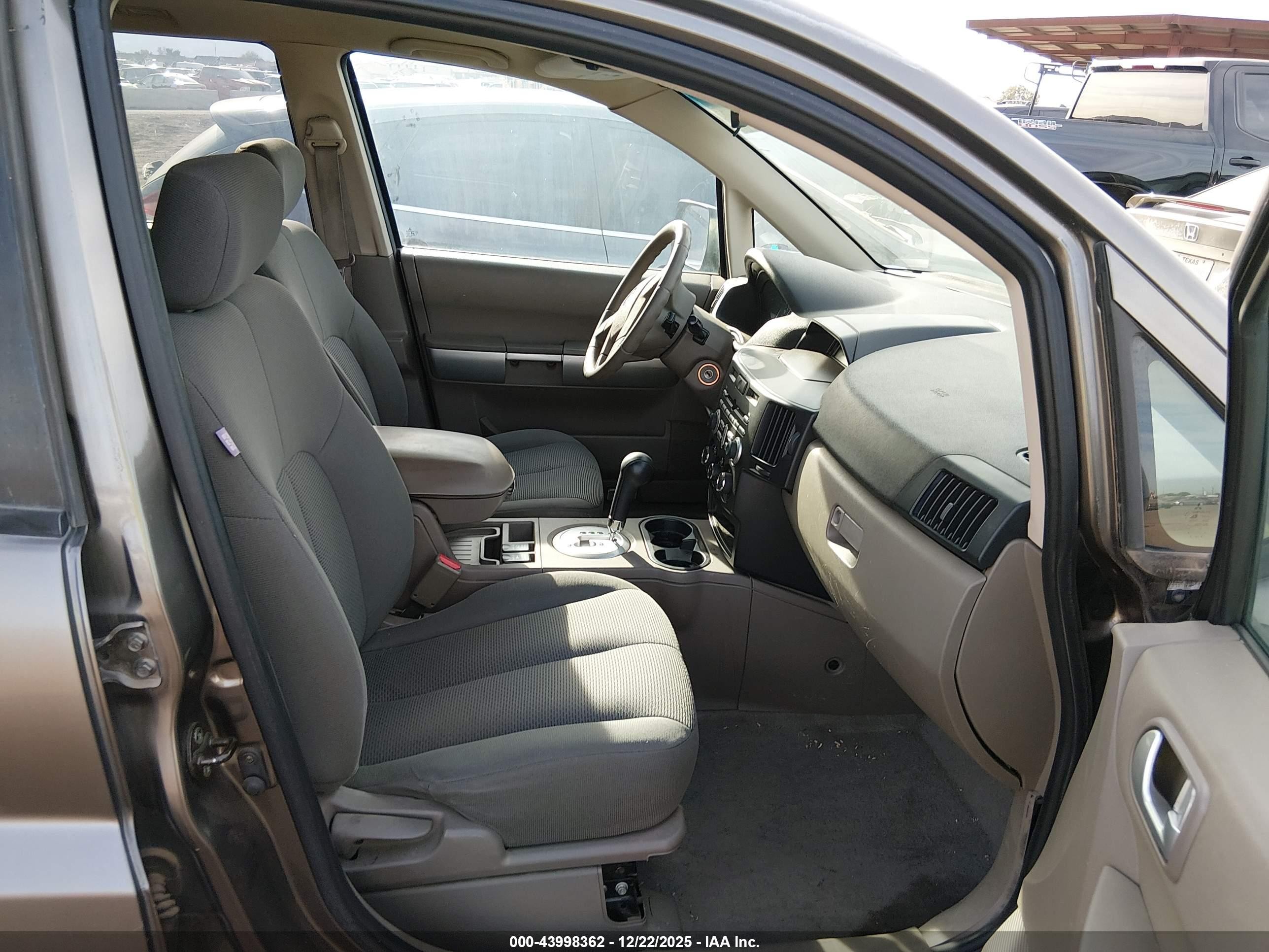 2006 Mitsubishi Endeavor Ls Серый vin: 4A4MN21S76E033662