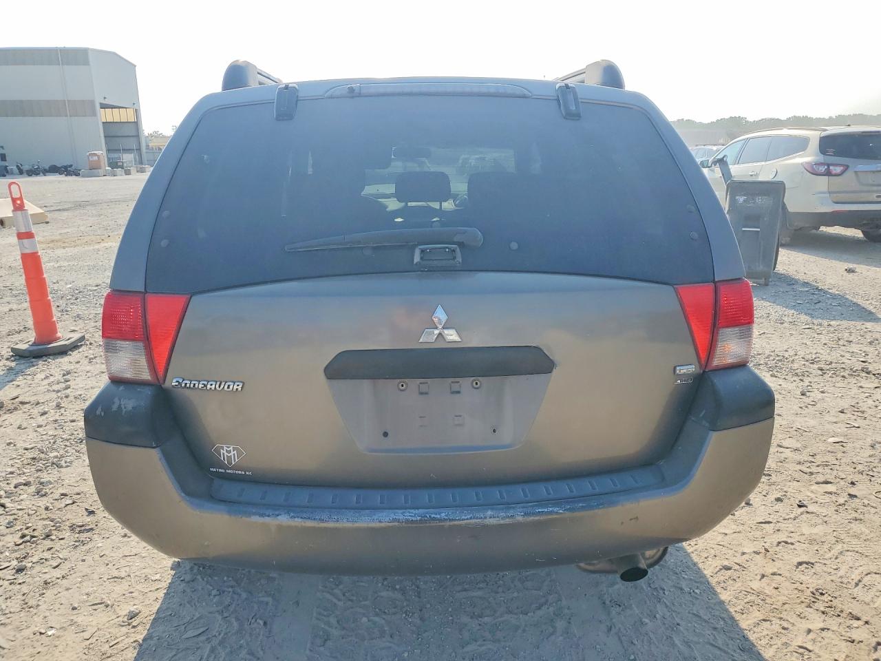 2004 Mitsubishi Endeavor Ls Gray vin: 4A4MN21S94E060469