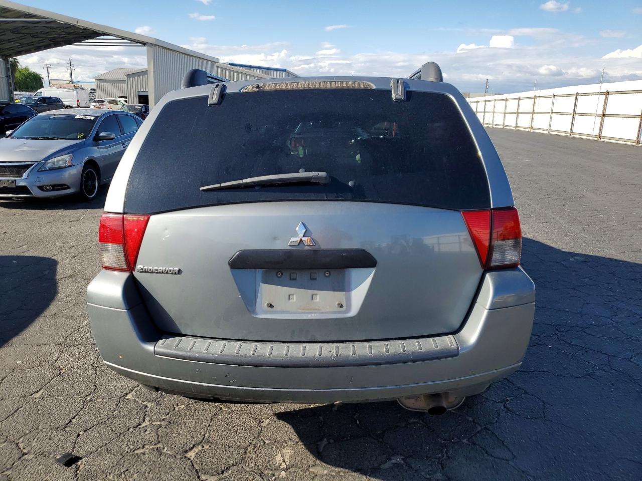 2007 Mitsubishi Endeavor Ls Silver vin: 4A4MN21S97E076109