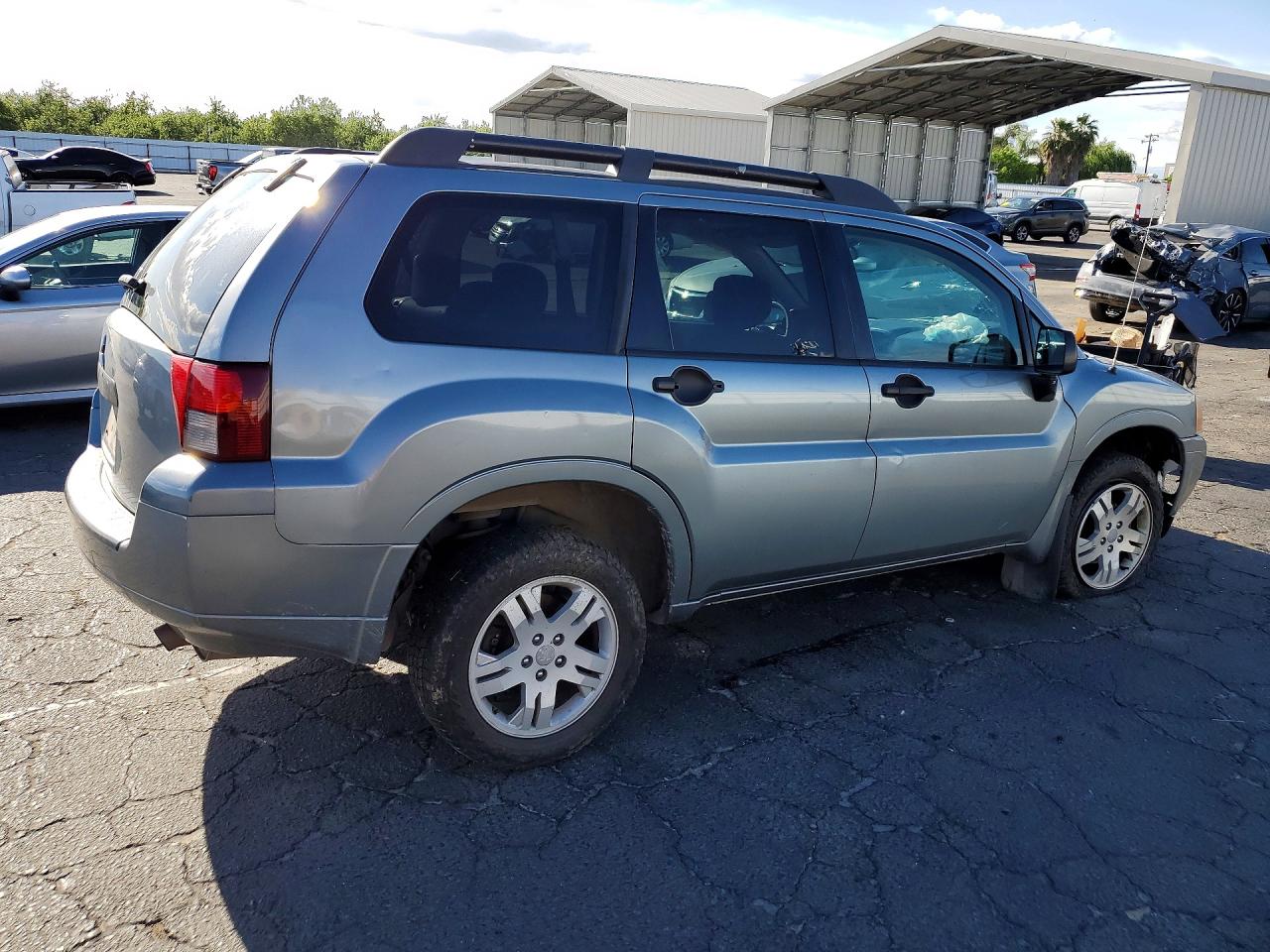 2007 Mitsubishi Endeavor Ls Silver vin: 4A4MN21S97E076109