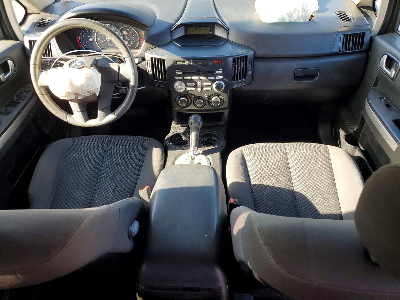 2007 Mitsubishi Endeavor Ls Silver vin: 4A4MN21S97E076109