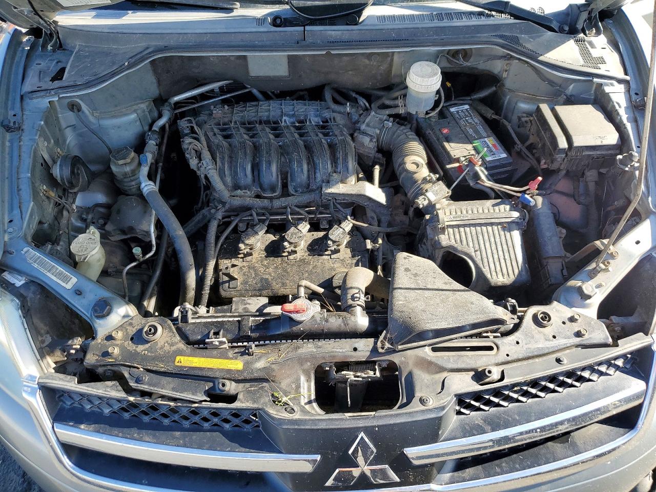 2007 Mitsubishi Endeavor Ls Silver vin: 4A4MN21S97E076109