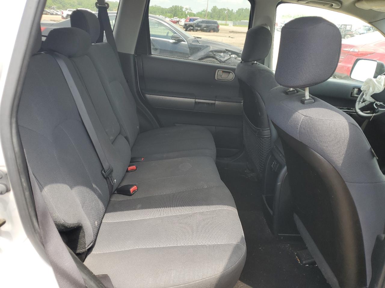 2005 Mitsubishi Endeavor Ls Silver vin: 4A4MN21SX5E023643