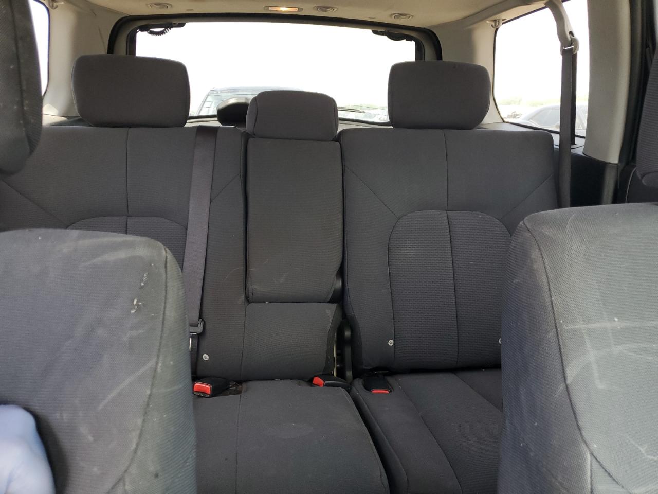 2005 Mitsubishi Endeavor Ls Silver vin: 4A4MN21SX5E023643