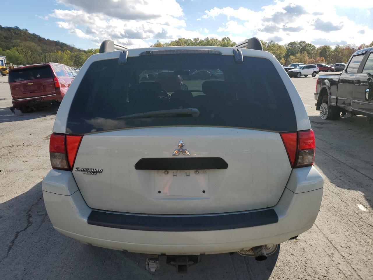 2007 Mitsubishi Endeavor Ls White vin: 4A4MN21SX7E048481