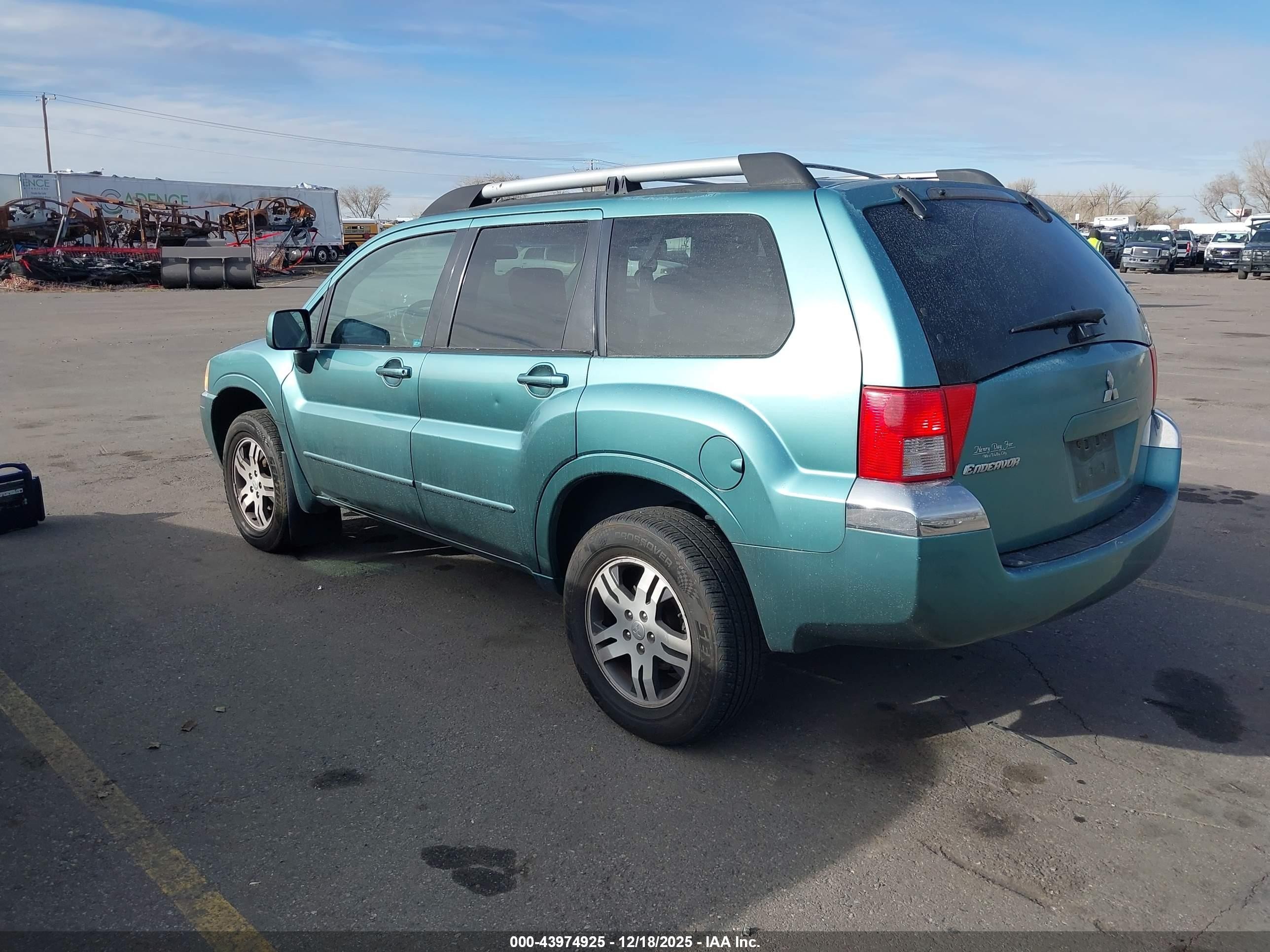 2004 Mitsubishi Endeavor Xls Green vin: 4A4MN31S94E050241