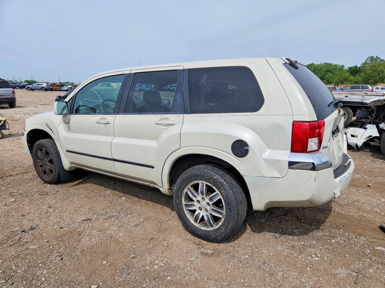 2004 Mitsubishi Endeavor Limited White vin: 4A4MN41SX4E094125