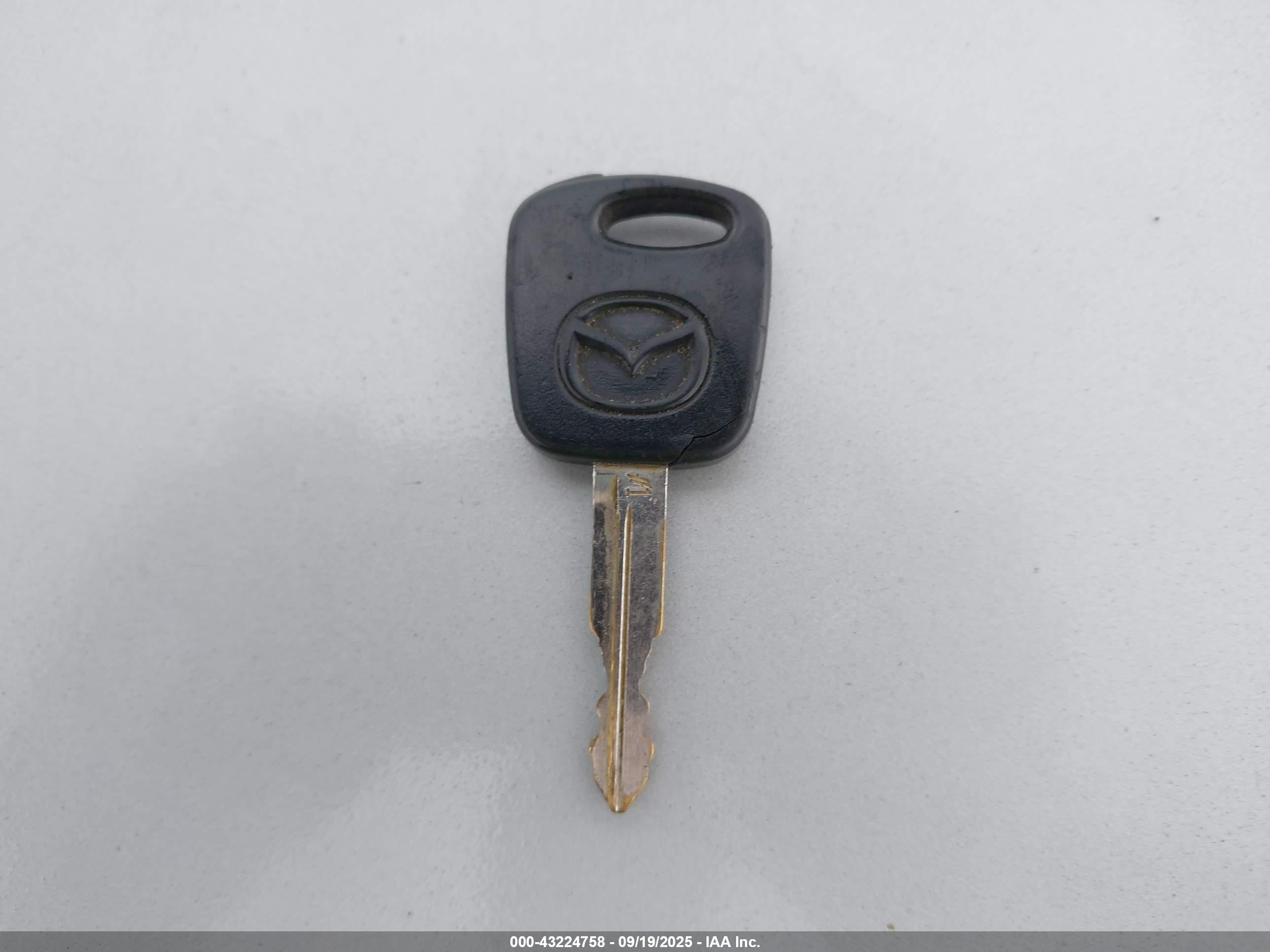 2002 Mazda Tribute Lx/es Silver vin: 4F2CU08122KM16234
