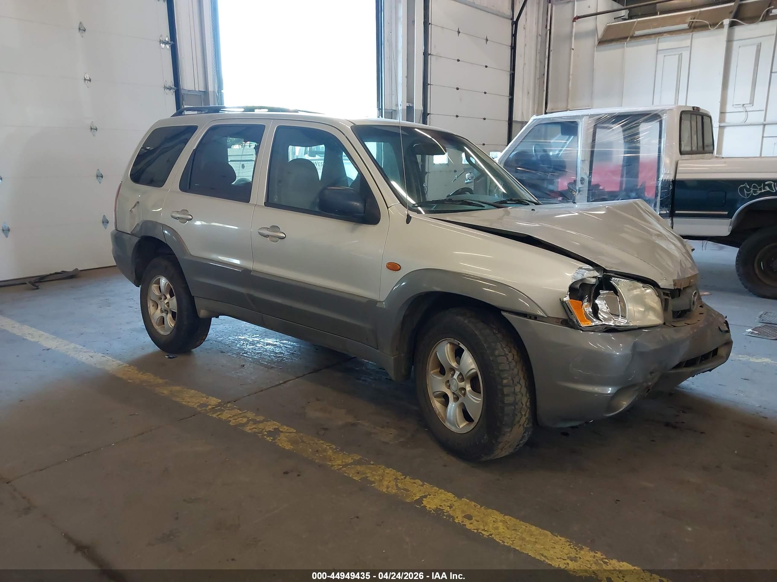 4F2CU08161KM61823