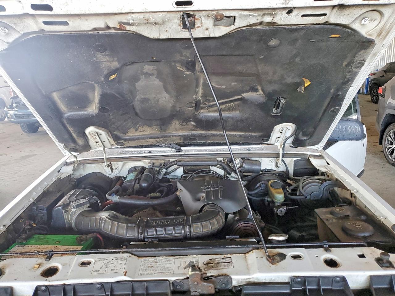1991 Mazda Navajo Lx White vin: 4F2CU44X9MUM07474