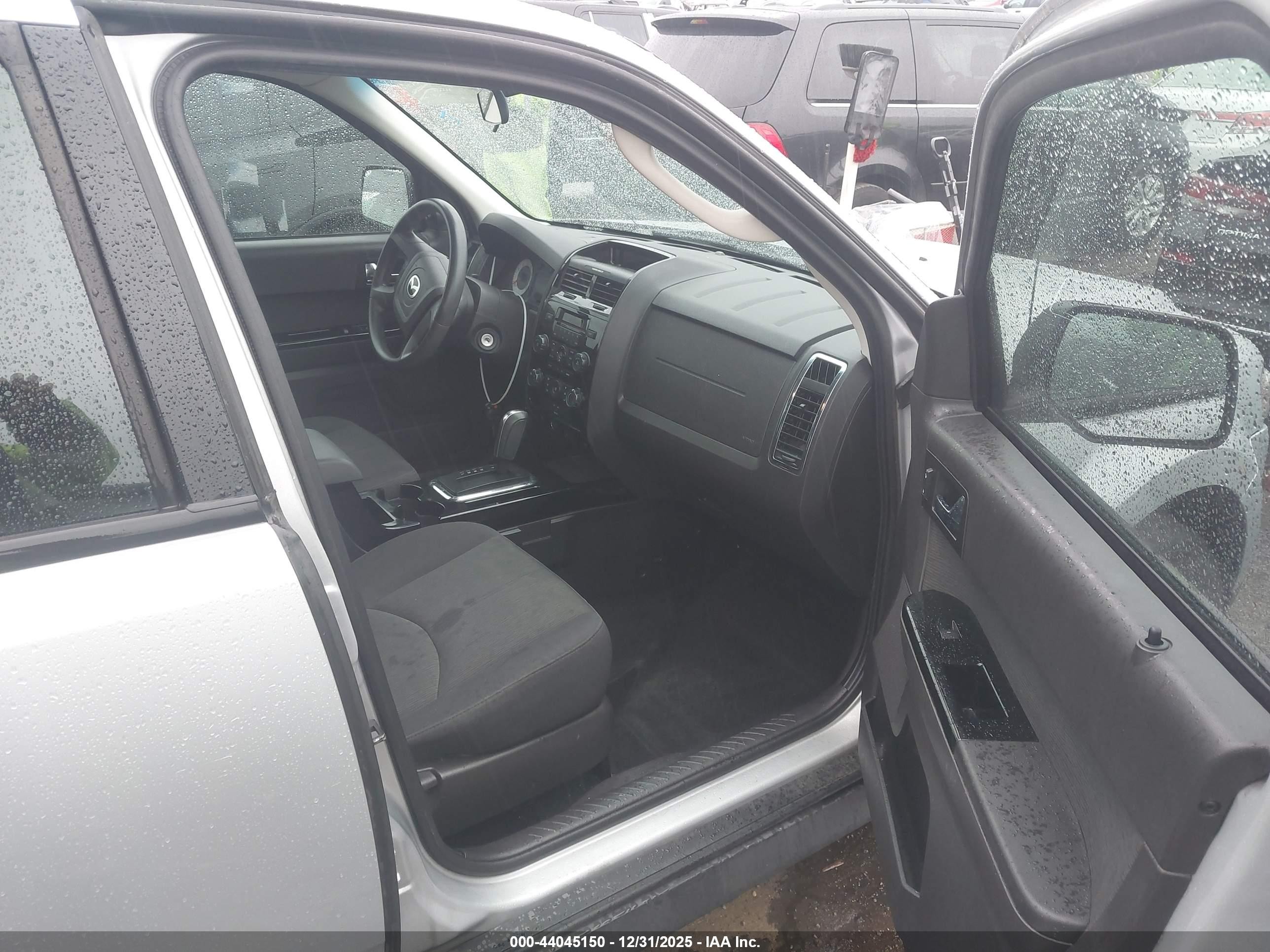 2011 Mazda Tribute I Sport Silver vin: 4F2CY0C70BKM02400