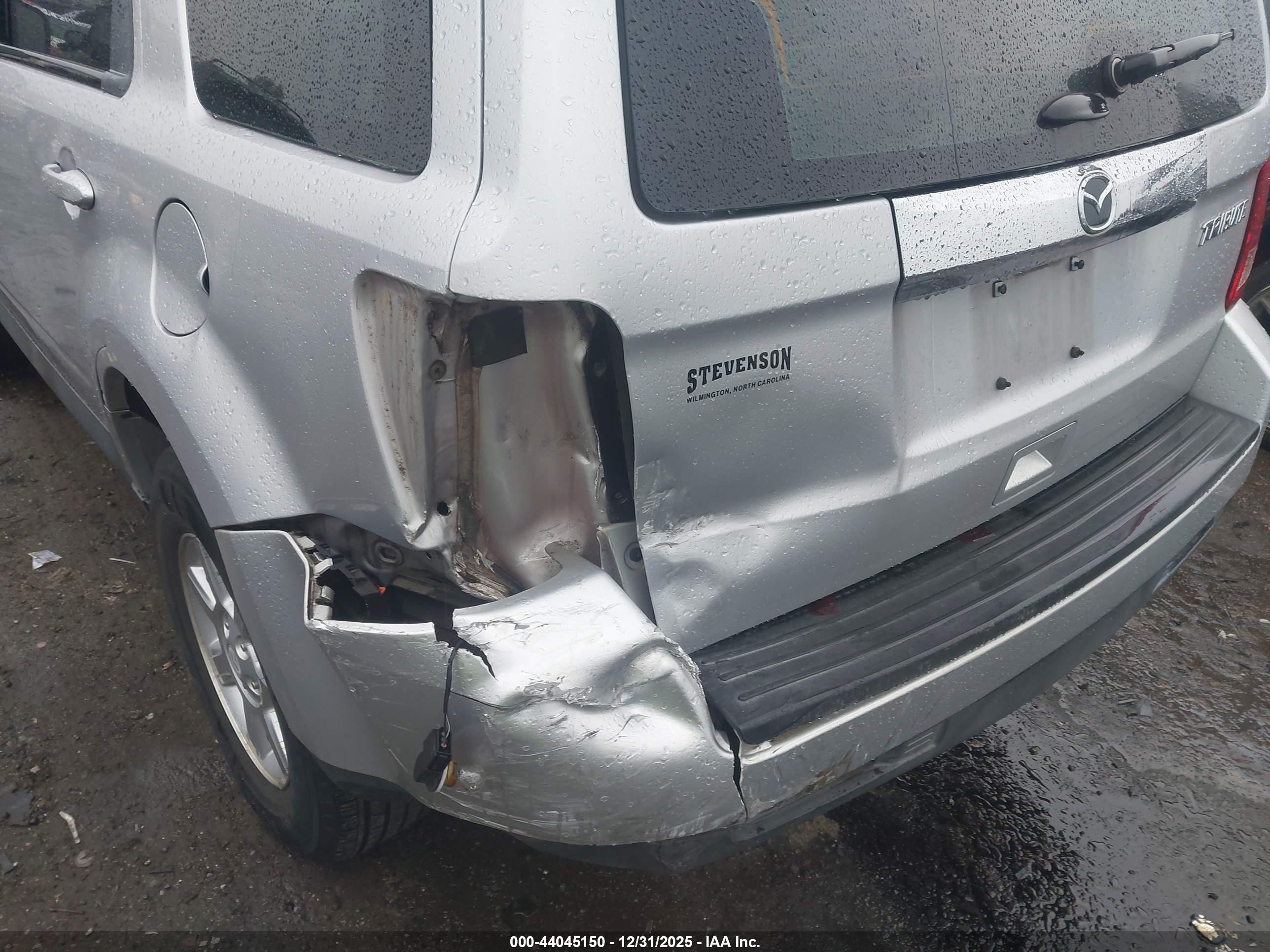 2011 Mazda Tribute I Sport Silver vin: 4F2CY0C70BKM02400