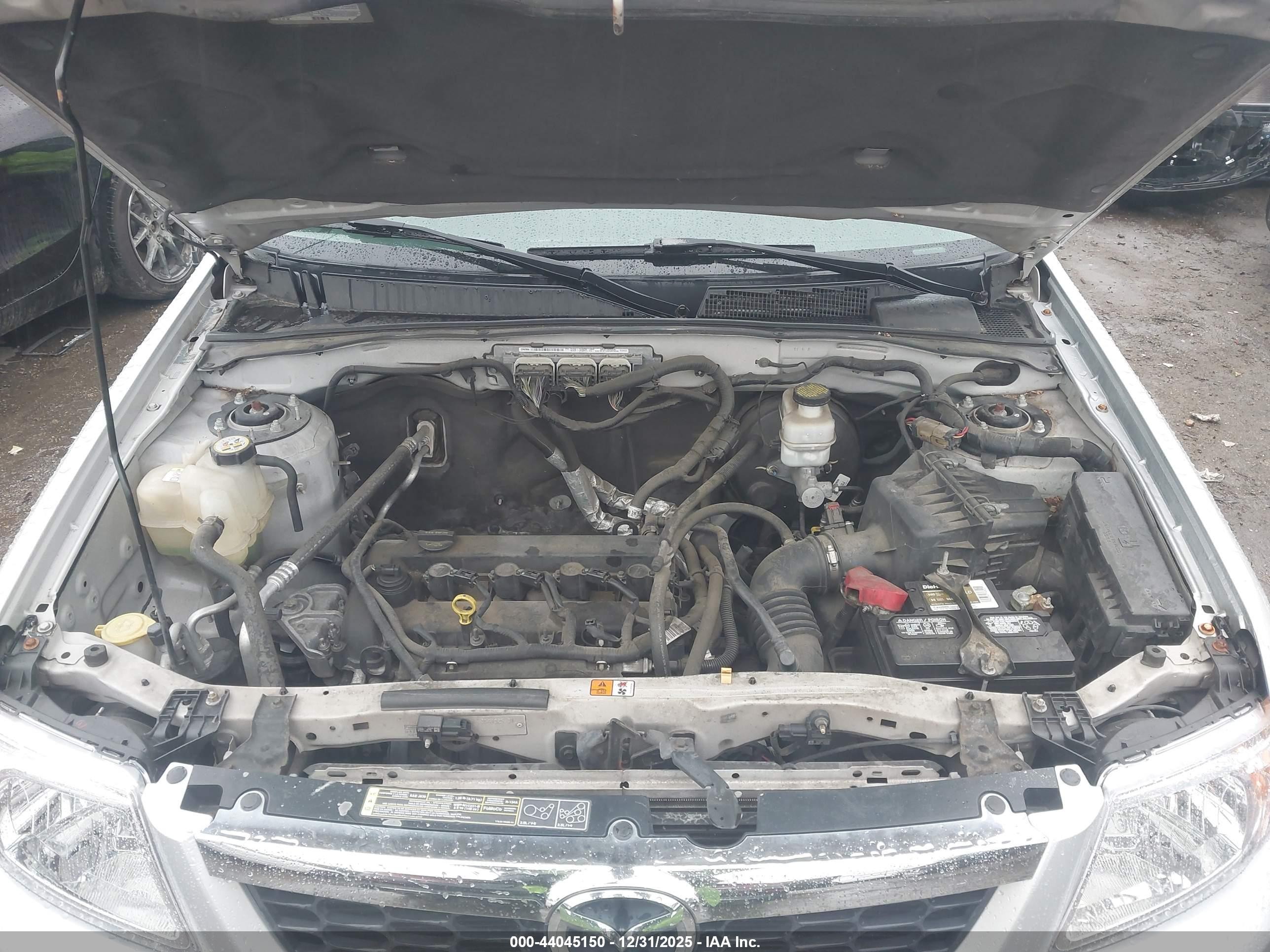 2011 Mazda Tribute I Sport Silver vin: 4F2CY0C70BKM02400