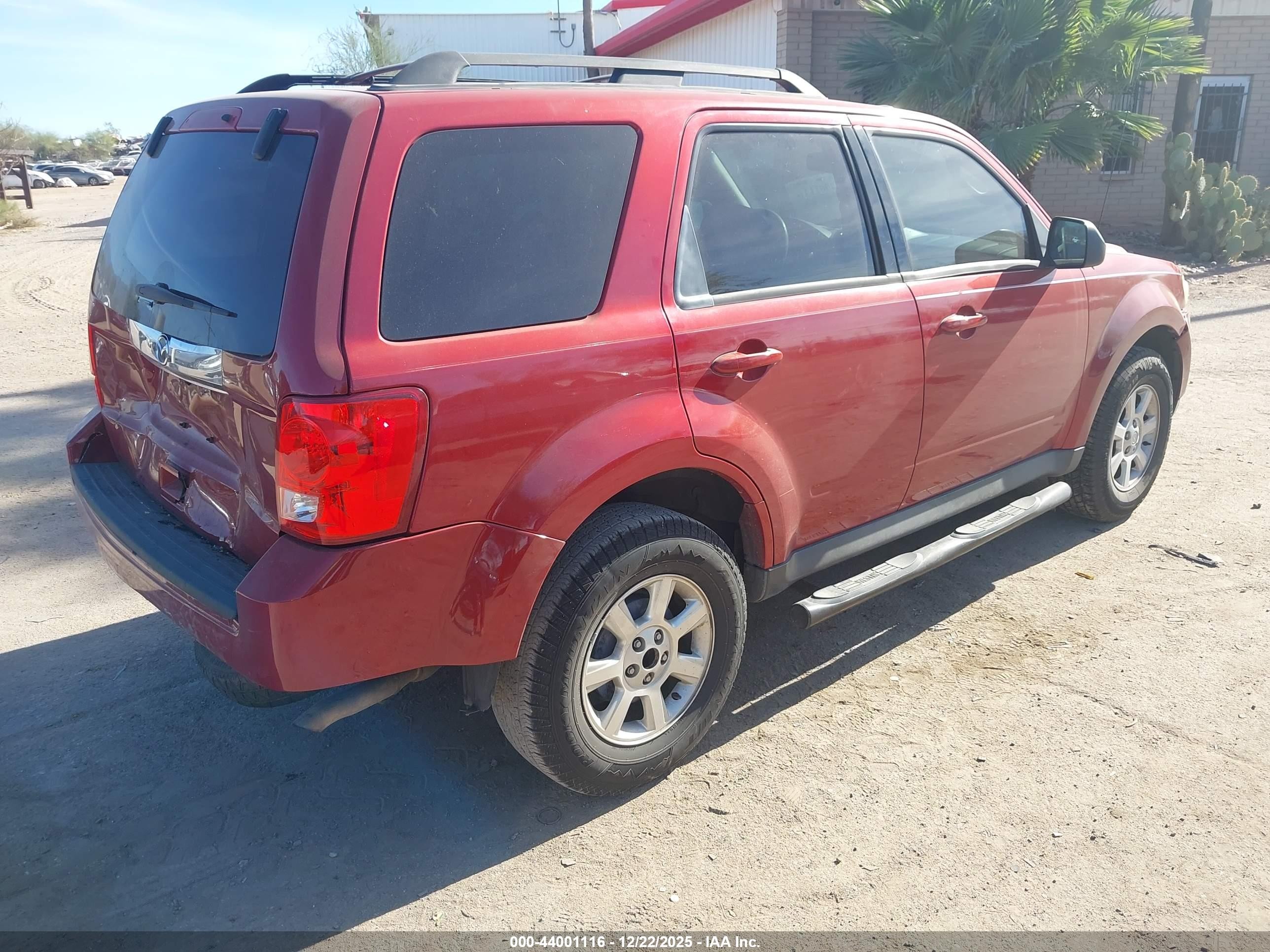 2011 Mazda Tribute I Grand Touring Red vin: 4F2CY0C72BKM06528