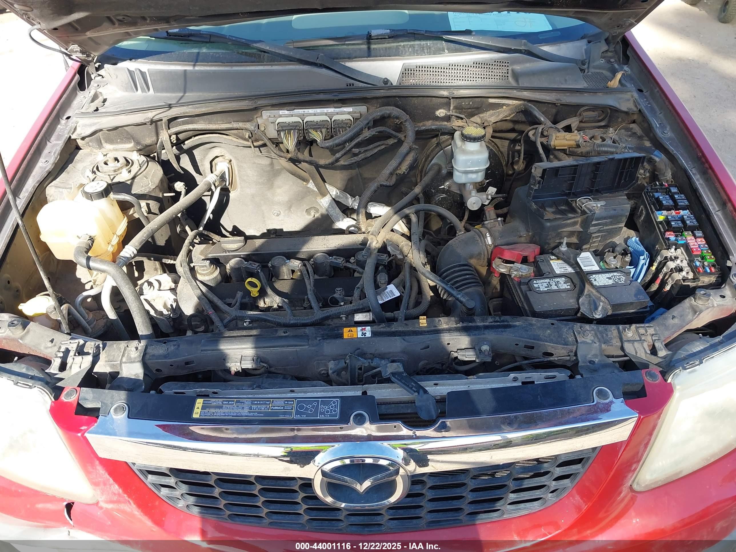 2011 Mazda Tribute I Grand Touring Red vin: 4F2CY0C72BKM06528