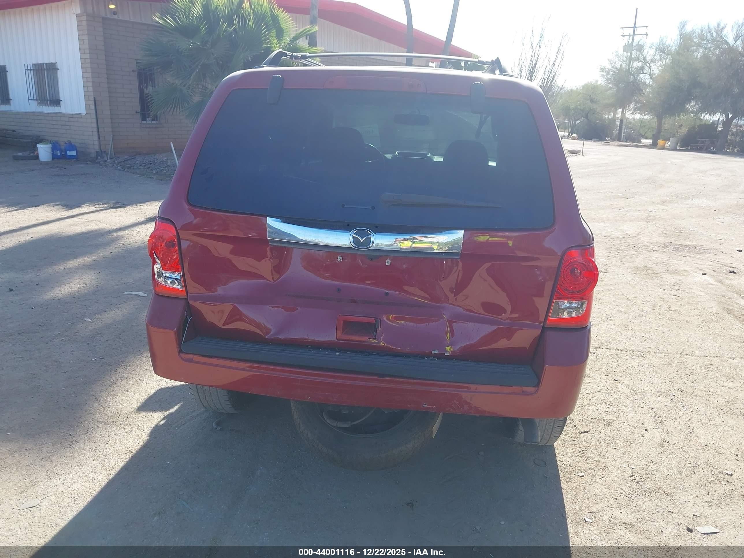 2011 Mazda Tribute I Grand Touring Red vin: 4F2CY0C72BKM06528