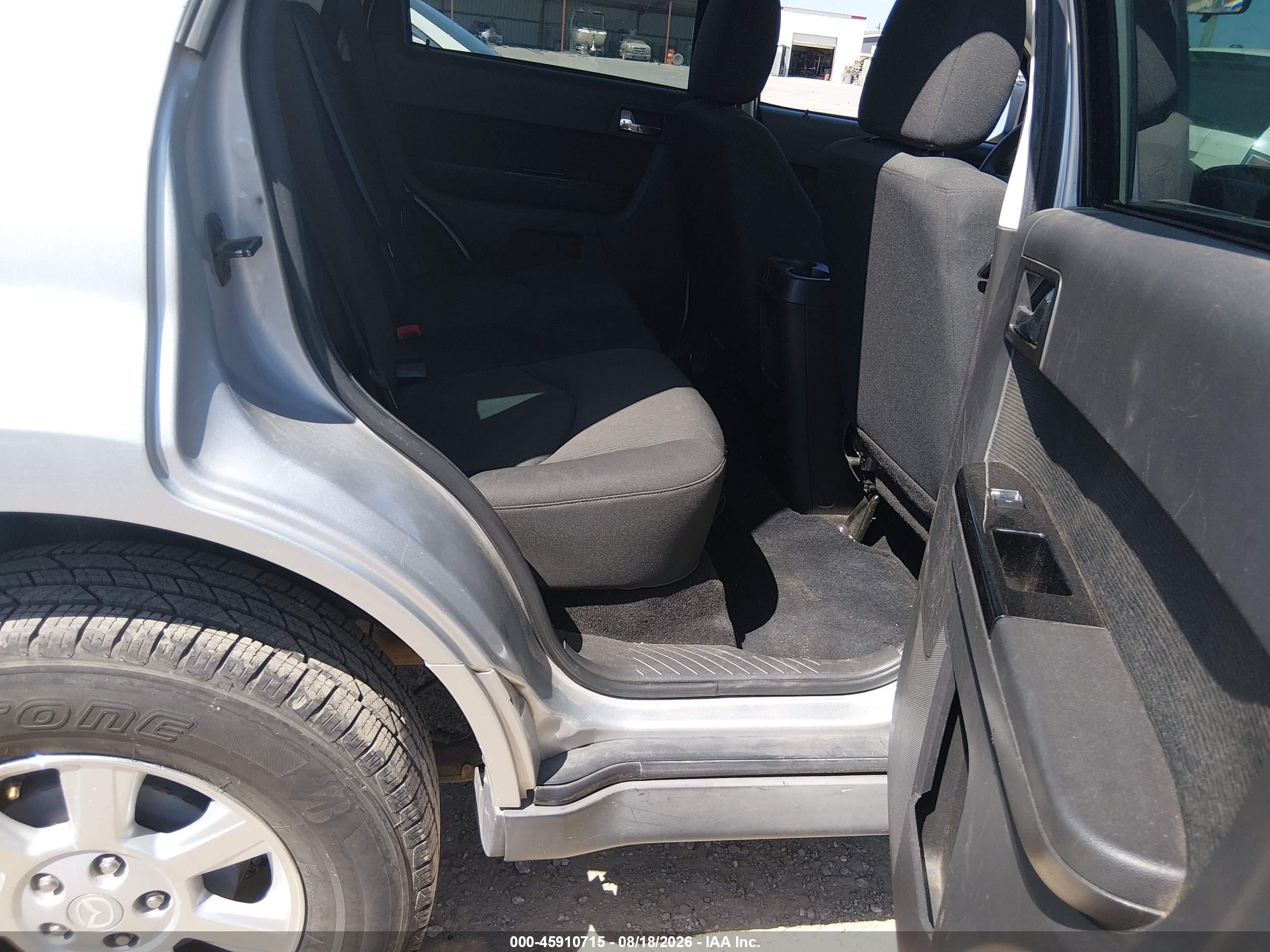 2010 Mazda Tribute I Sport Silver vin: 4F2CY0C73AKM02776