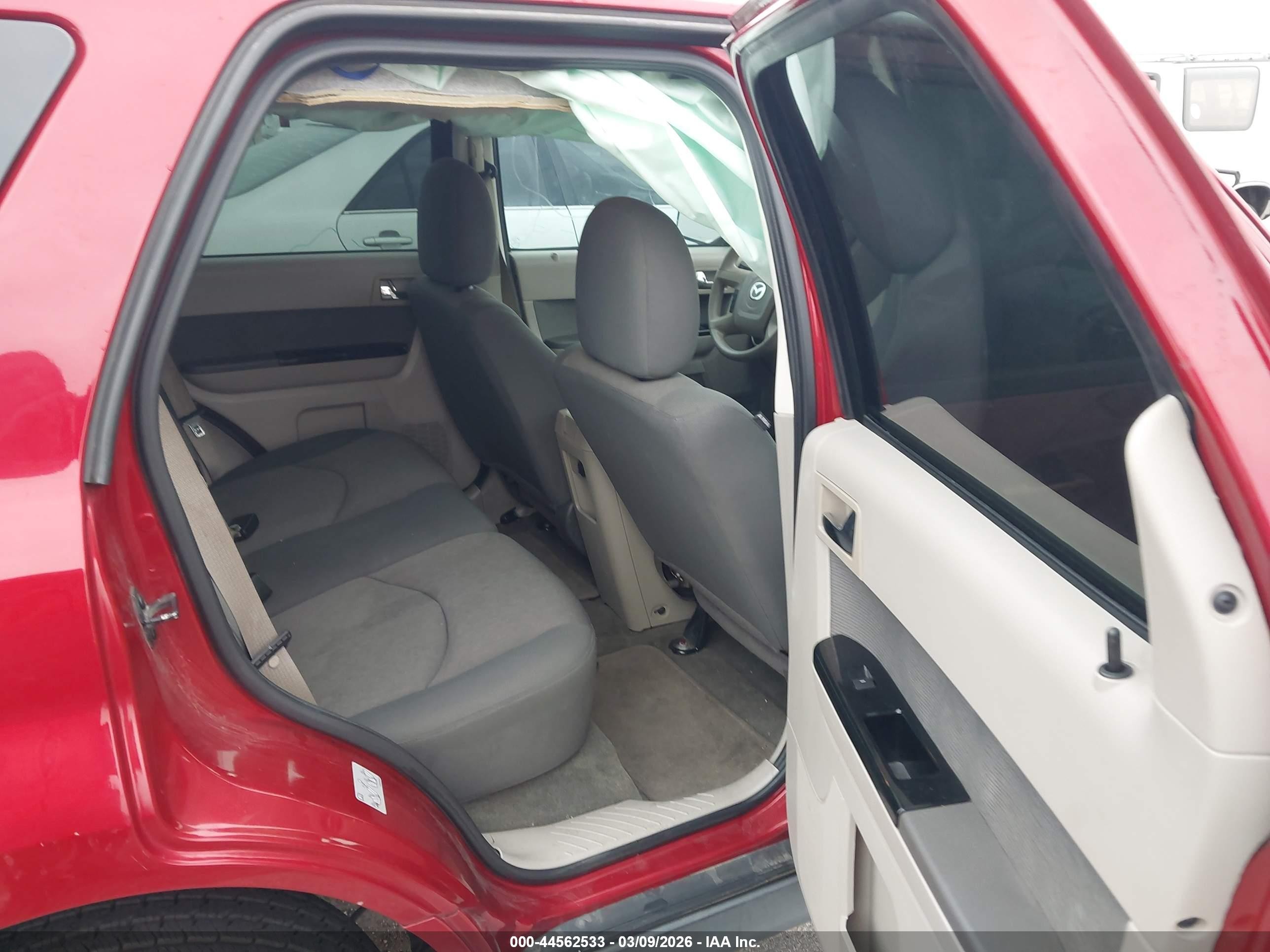 2011 Mazda Tribute I Sport Red vin: 4F2CY0C73BKM05761