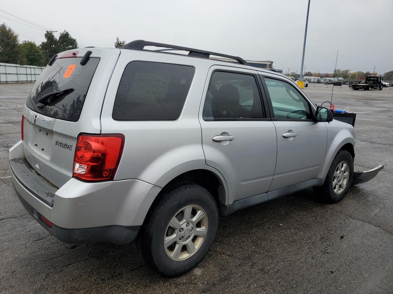 2011 Mazda Tribute I Silver vin: 4F2CY0C73BKM05937