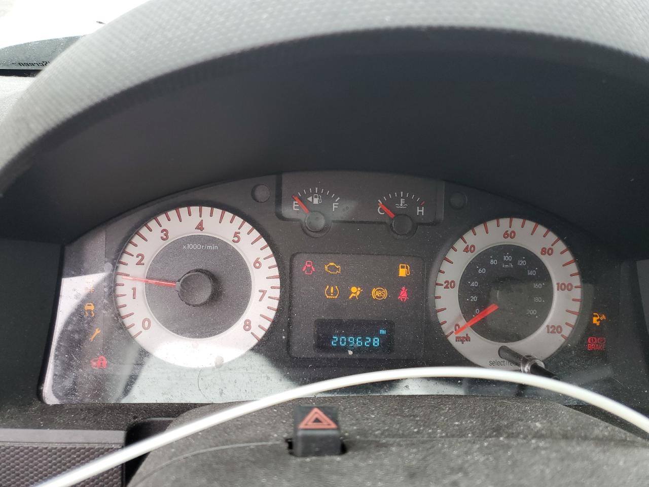 2011 Mazda Tribute I Silver vin: 4F2CY0C73BKM05937