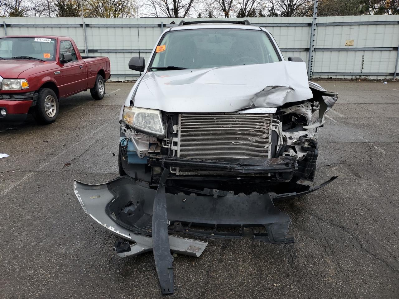 2011 Mazda Tribute I Silver vin: 4F2CY0C73BKM05937