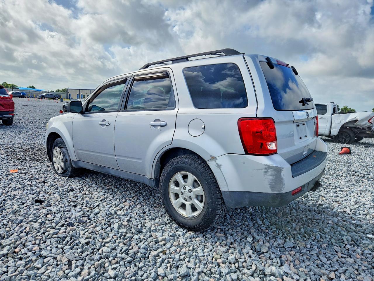 2010 Mazda Tribute I Silver vin: 4F2CY0C74AKM08523