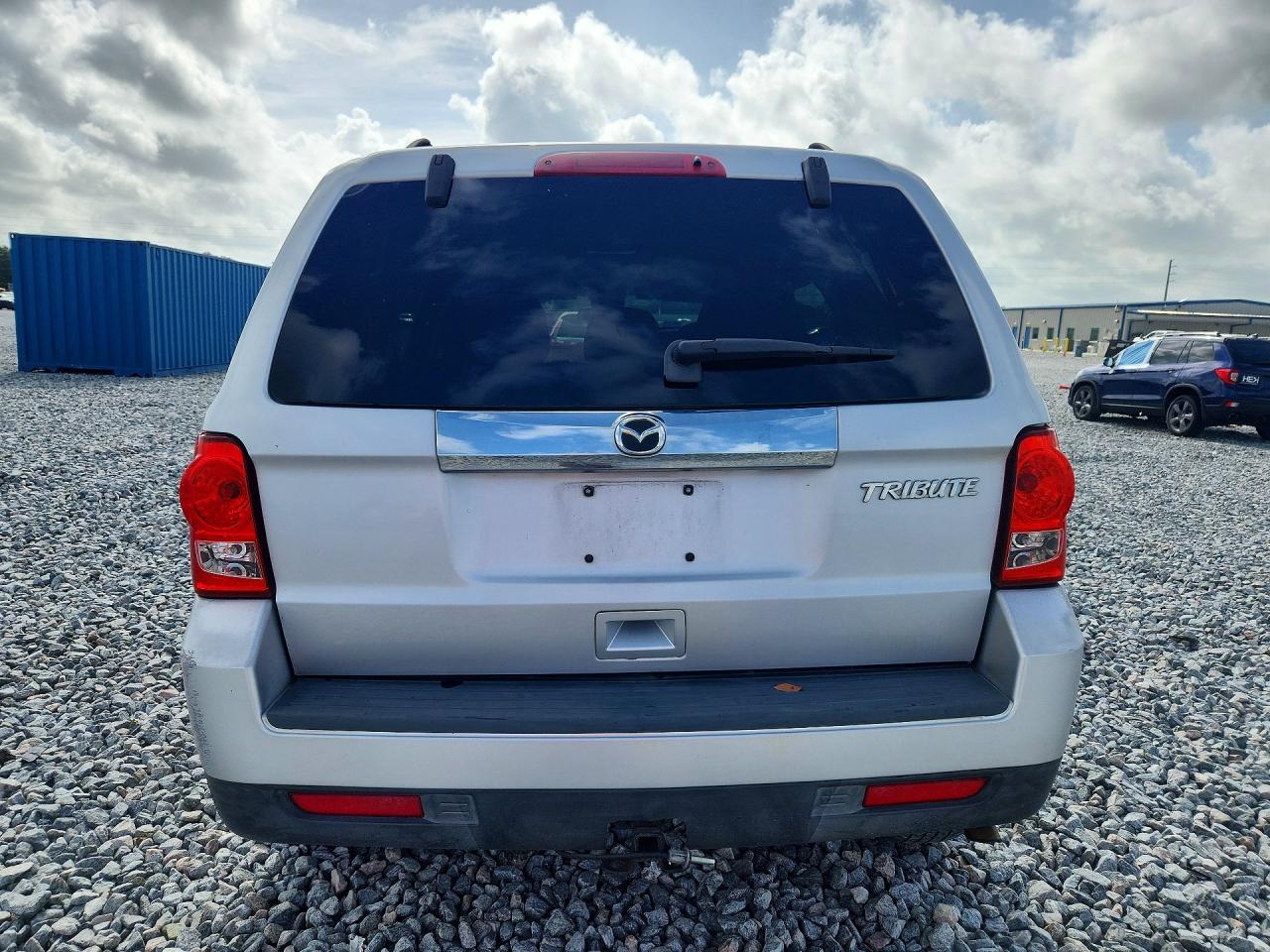 2010 Mazda Tribute I Silver vin: 4F2CY0C74AKM08523