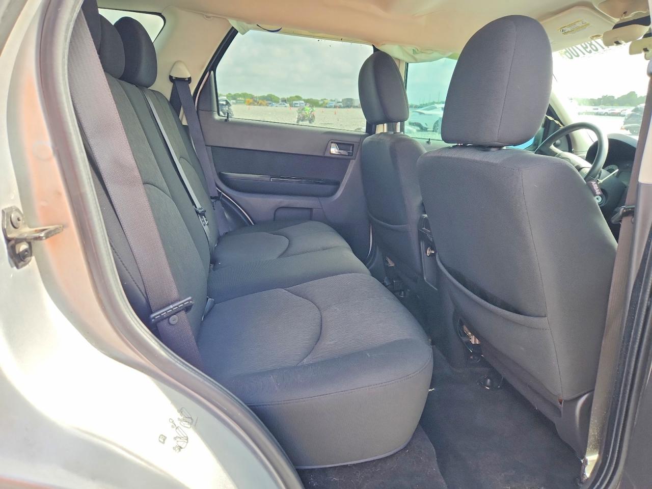 2010 Mazda Tribute I Silver vin: 4F2CY0C74AKM08523