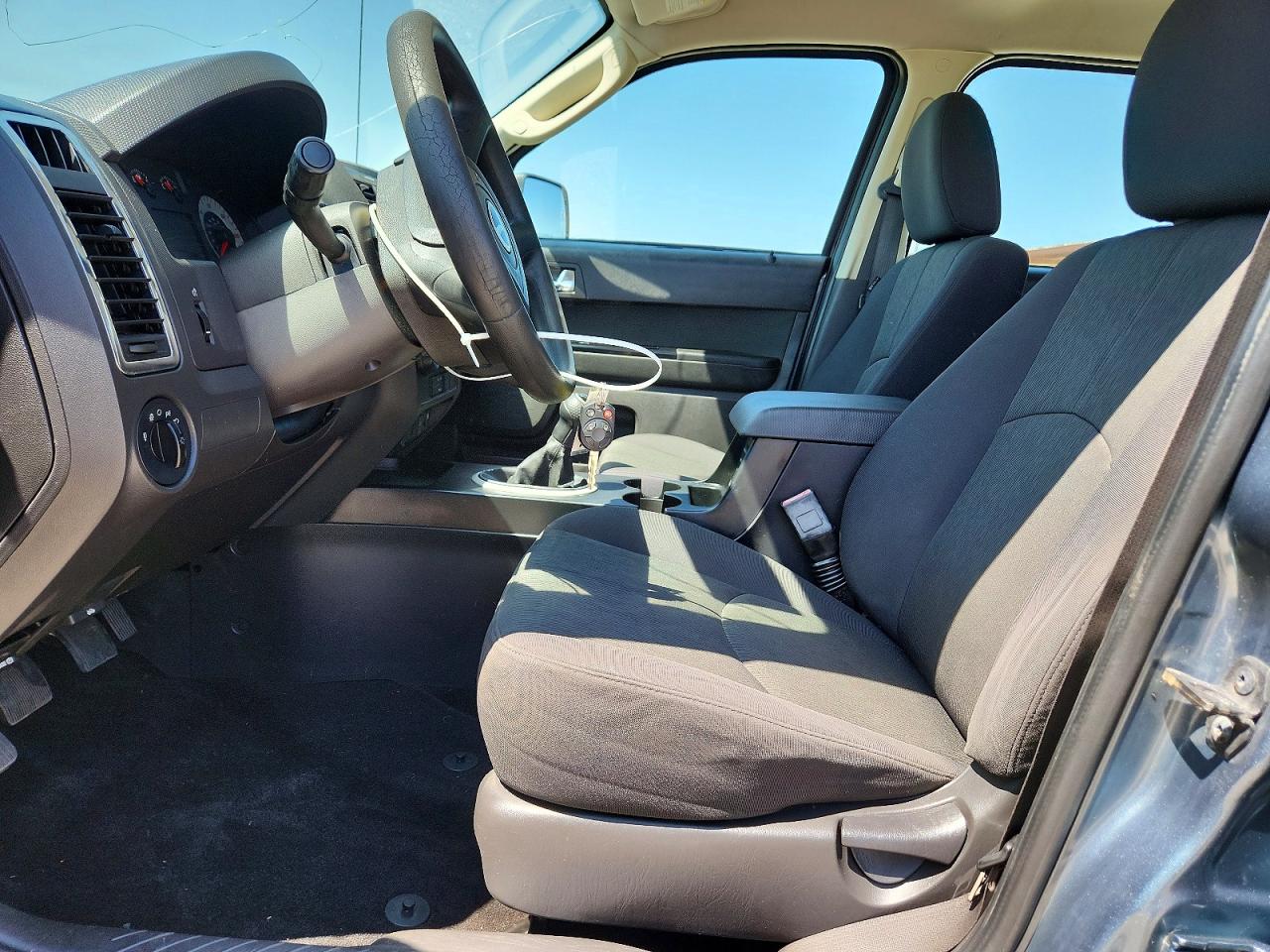 2011 Mazda Tribute I Бирюзовый vin: 4F2CY0C74BKM07017