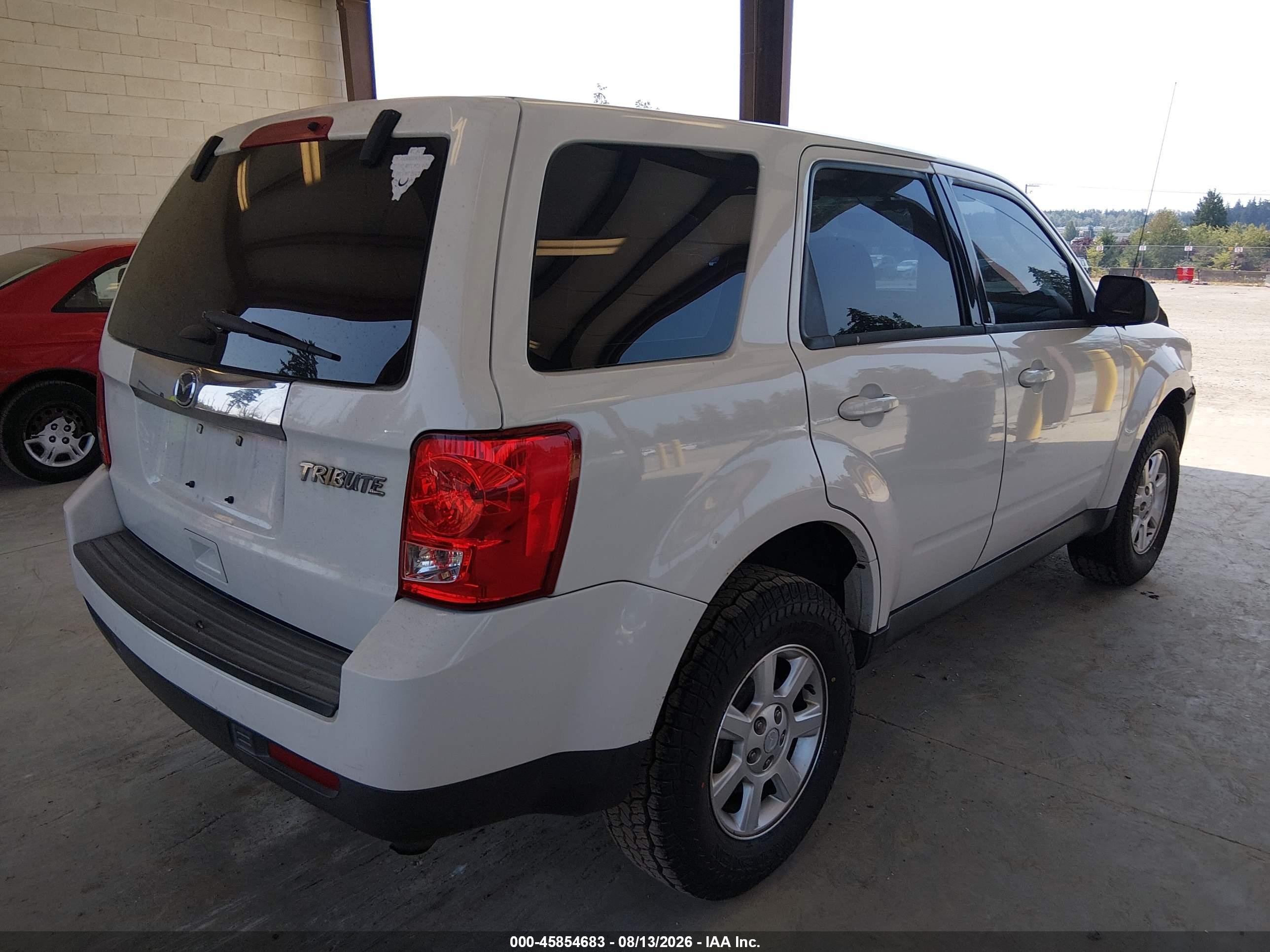2011 Mazda Tribute I Sport Белый vin: 4F2CY0C74BKM07230