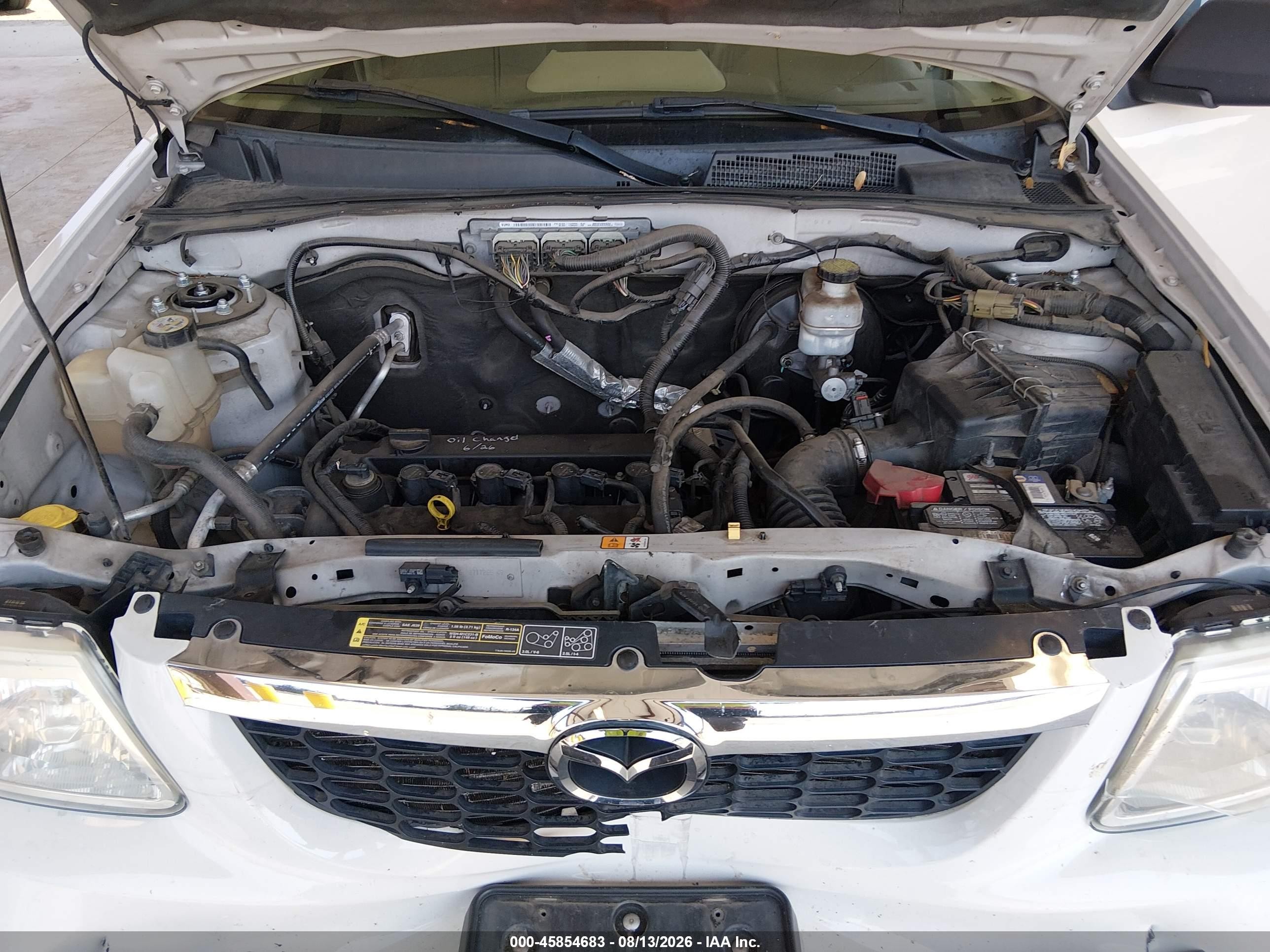 2011 Mazda Tribute I Sport Белый vin: 4F2CY0C74BKM07230