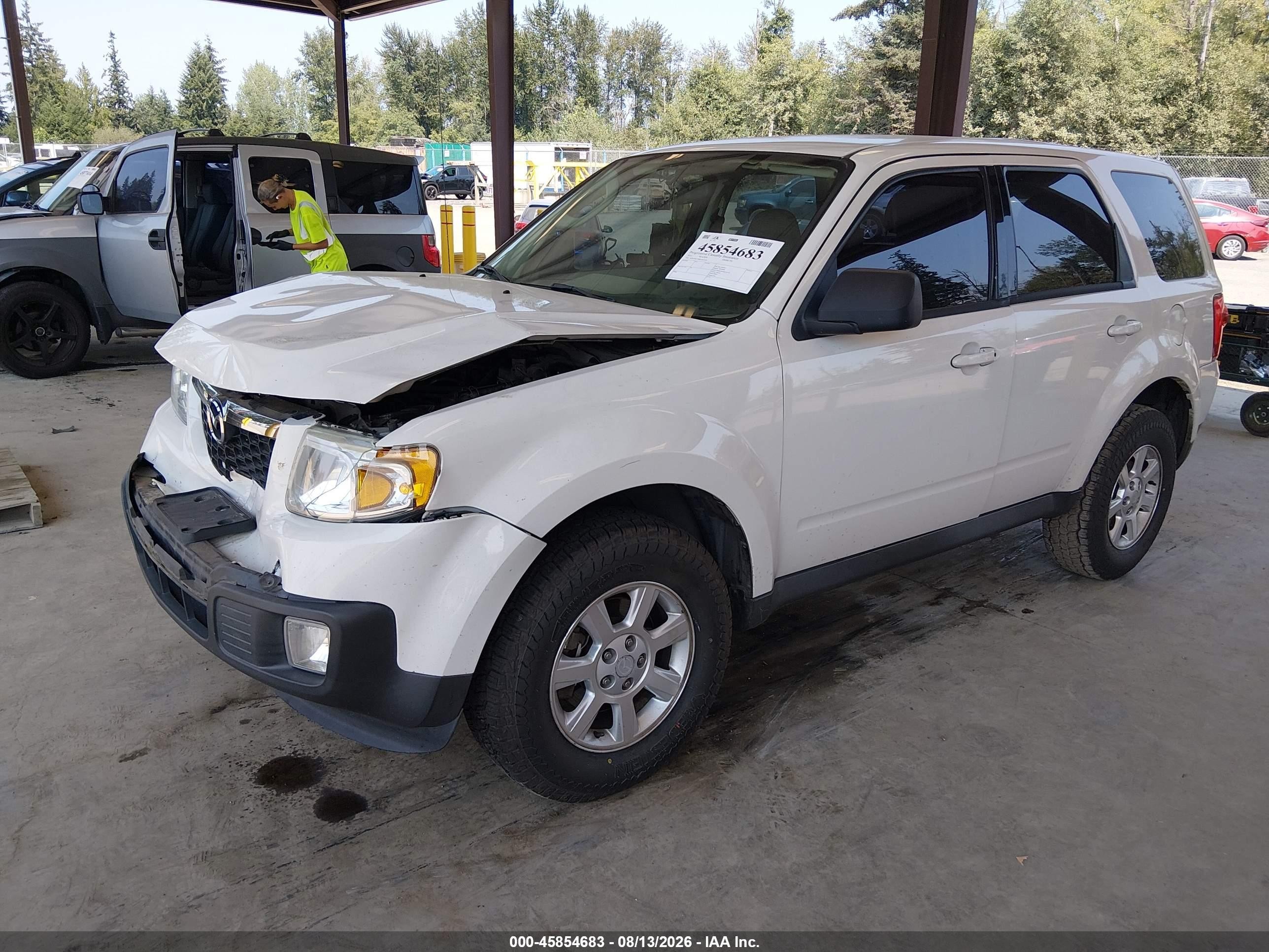 2011 Mazda Tribute I Sport Белый vin: 4F2CY0C74BKM07230