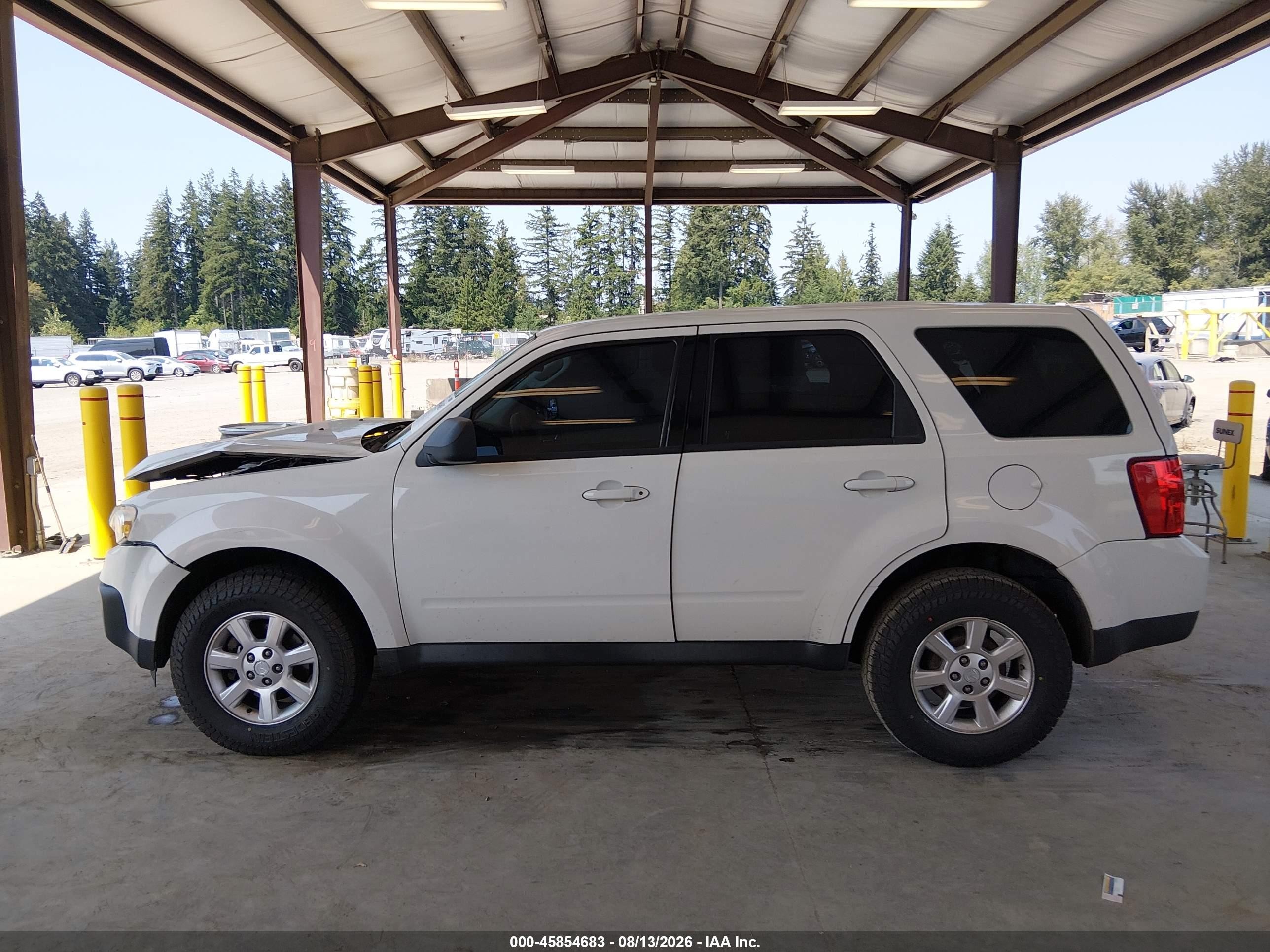 2011 Mazda Tribute I Sport Белый vin: 4F2CY0C74BKM07230