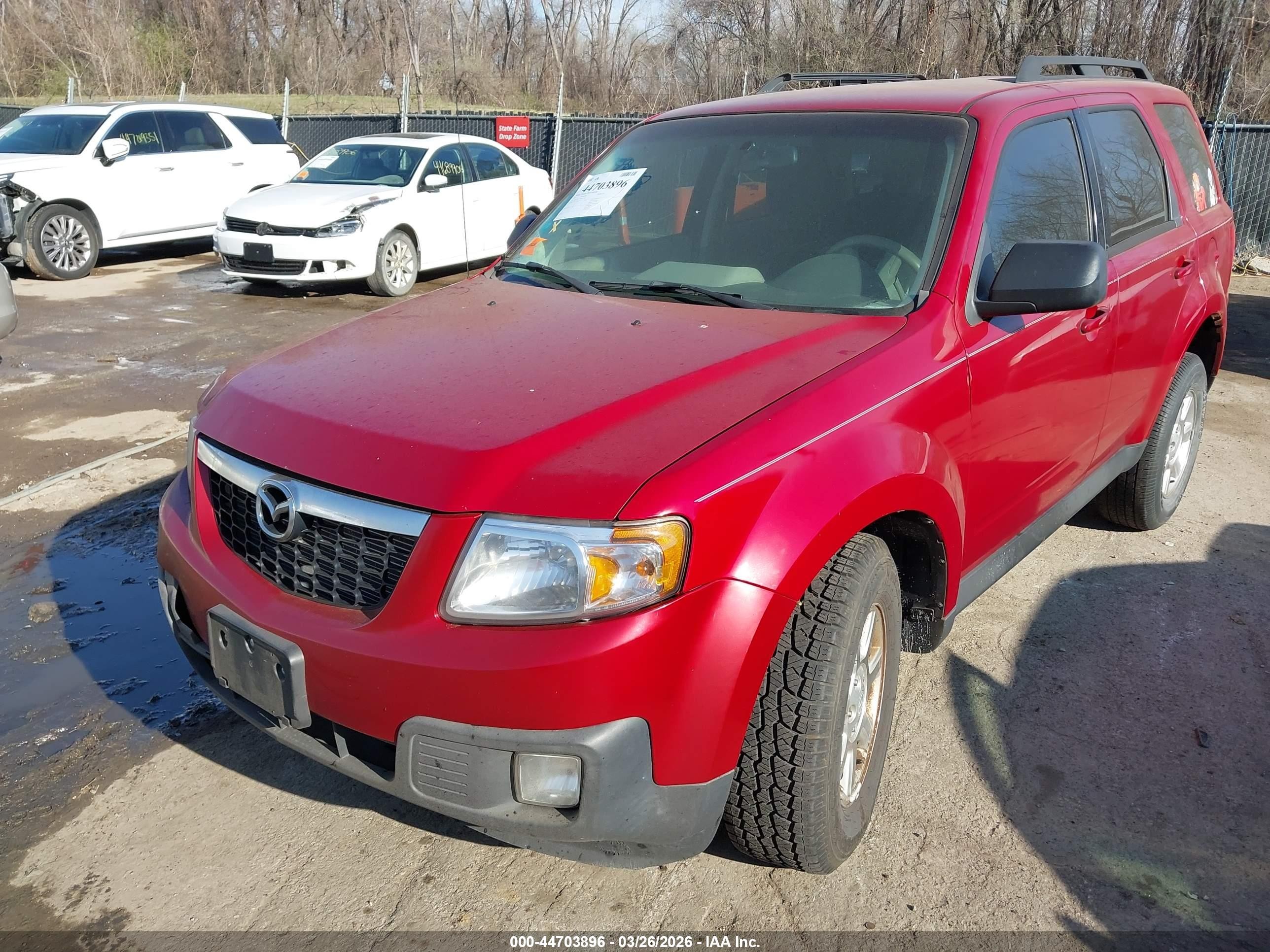 2011 Mazda Tribute I Sport Red vin: 4F2CY0C75BKM03302