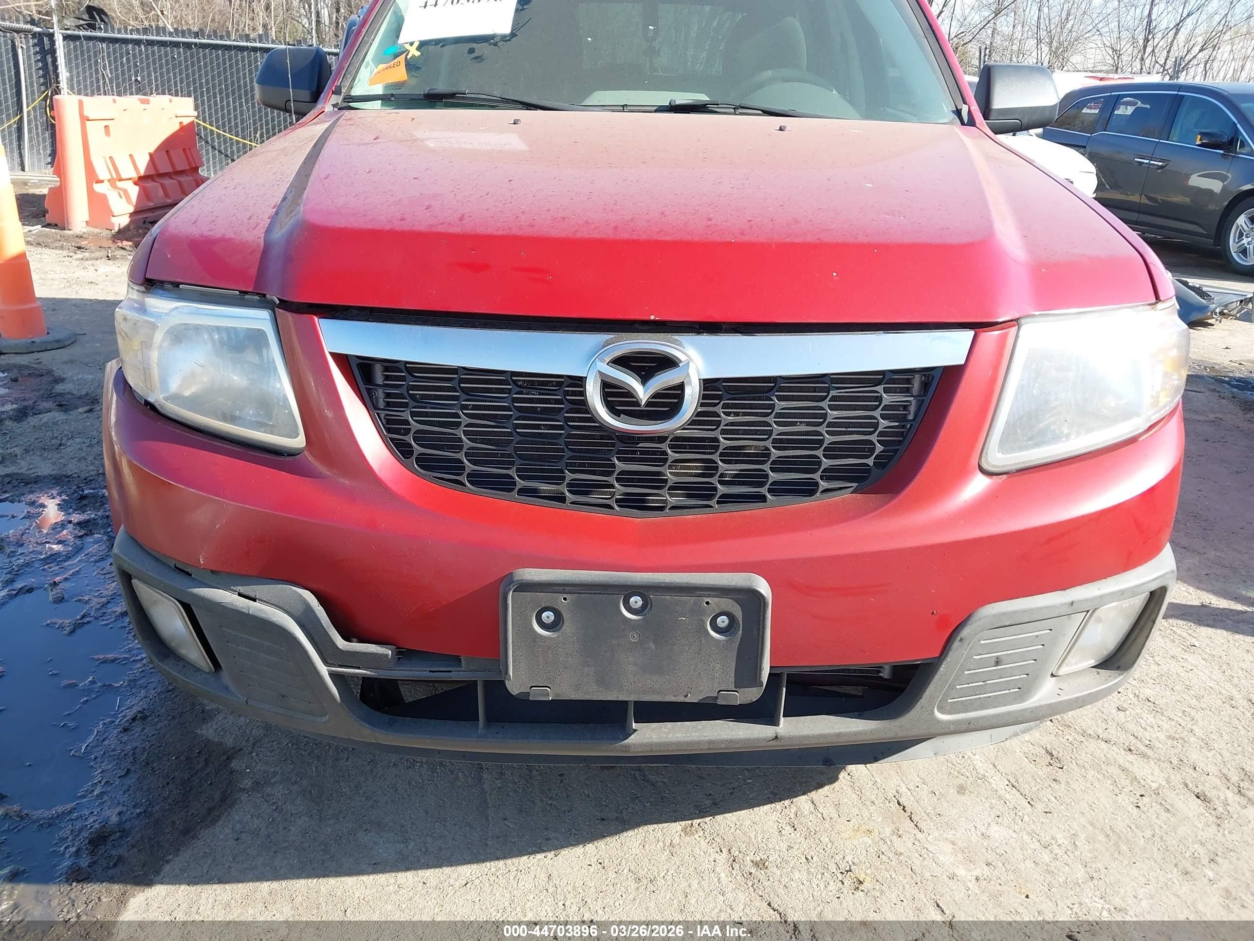 2011 Mazda Tribute I Sport Red vin: 4F2CY0C75BKM03302