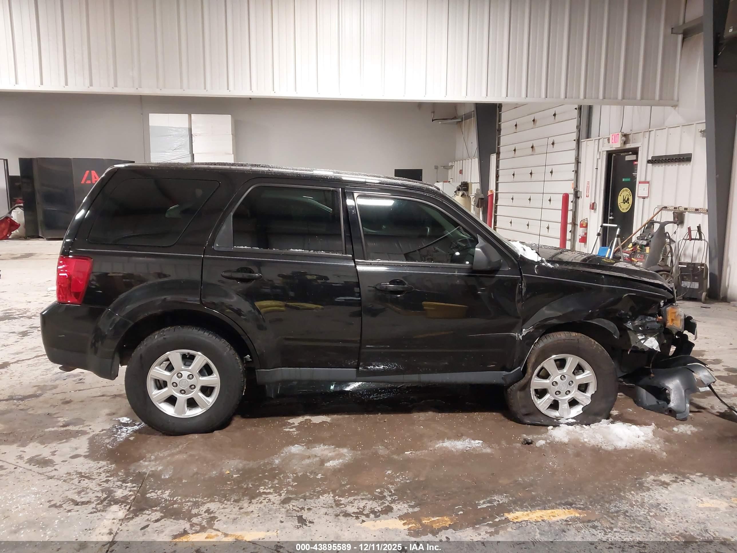 2011 Mazda Tribute I Sport Черный vin: 4F2CY0C75BKM06748