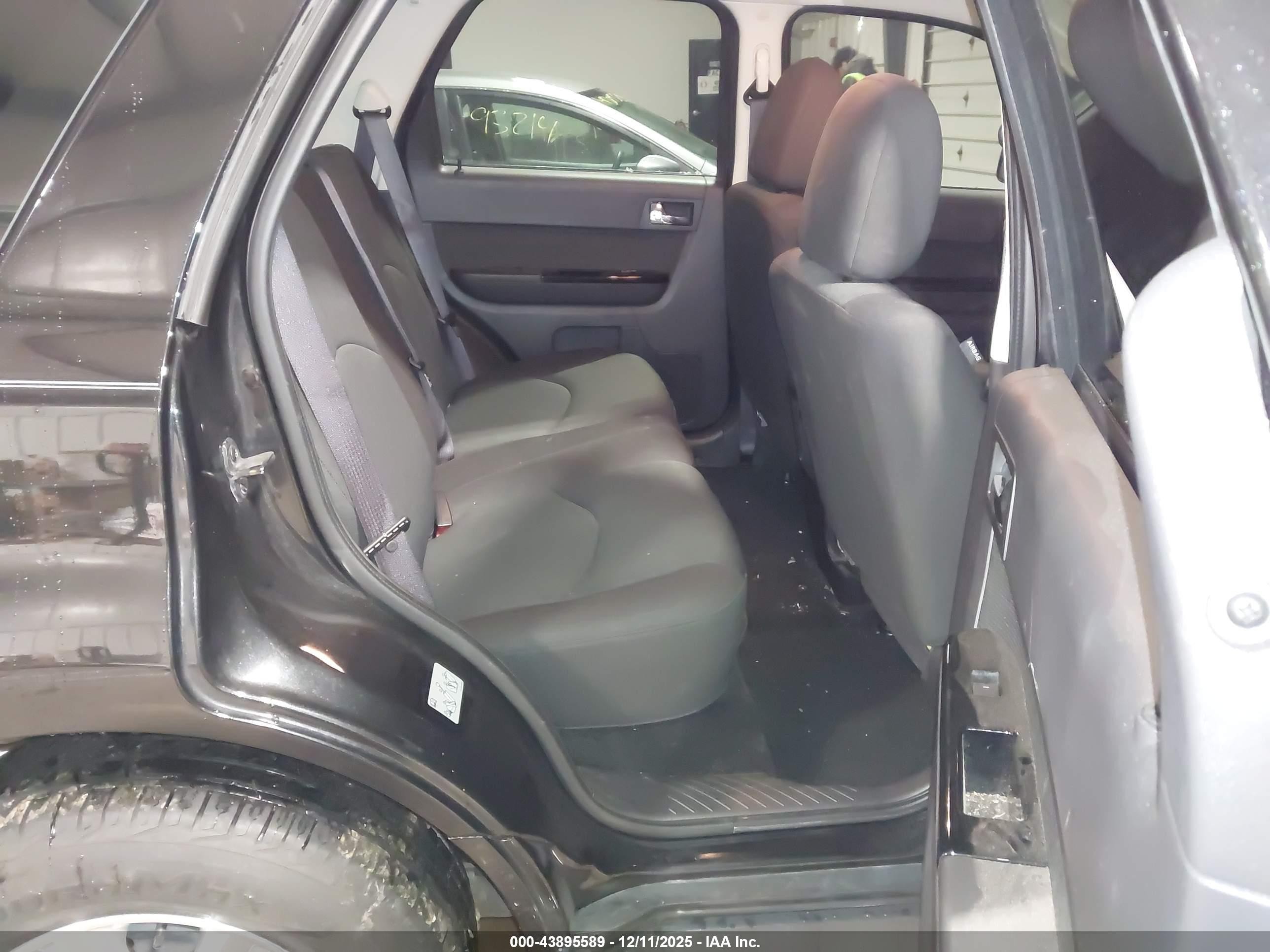 2011 Mazda Tribute I Sport Черный vin: 4F2CY0C75BKM06748