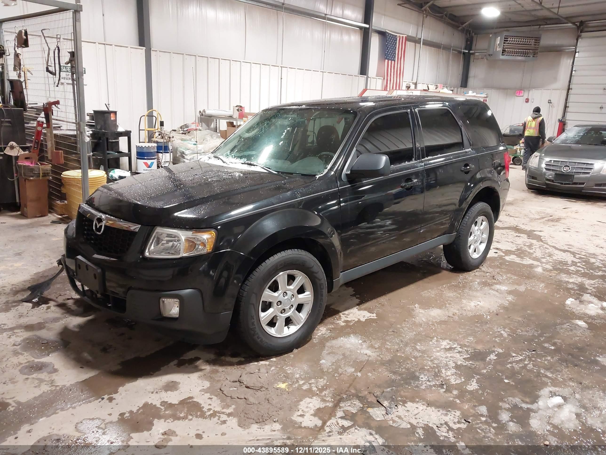 2011 Mazda Tribute I Sport Черный vin: 4F2CY0C75BKM06748